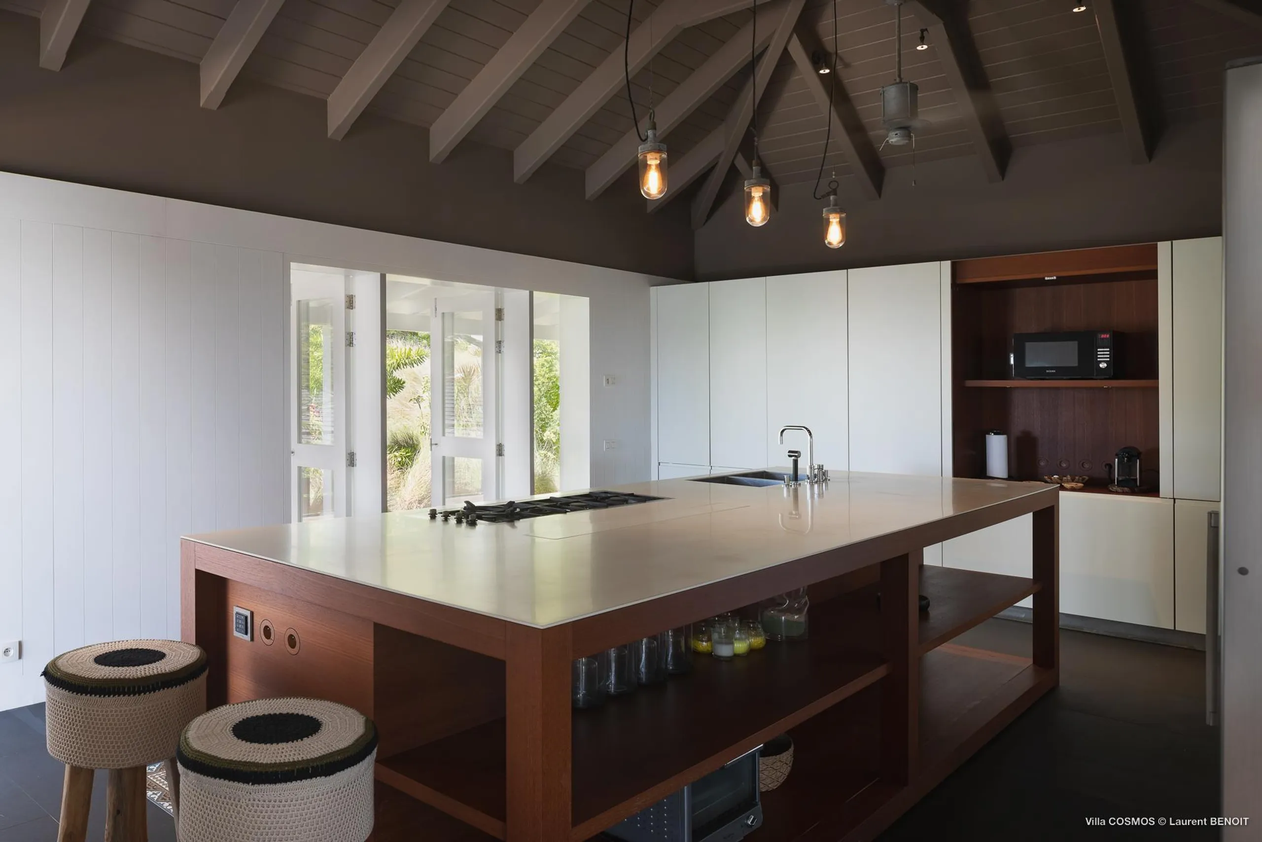 Magnificent Tropical Villa w/ Private Pool and Gourmet Kitchen — photograph 8