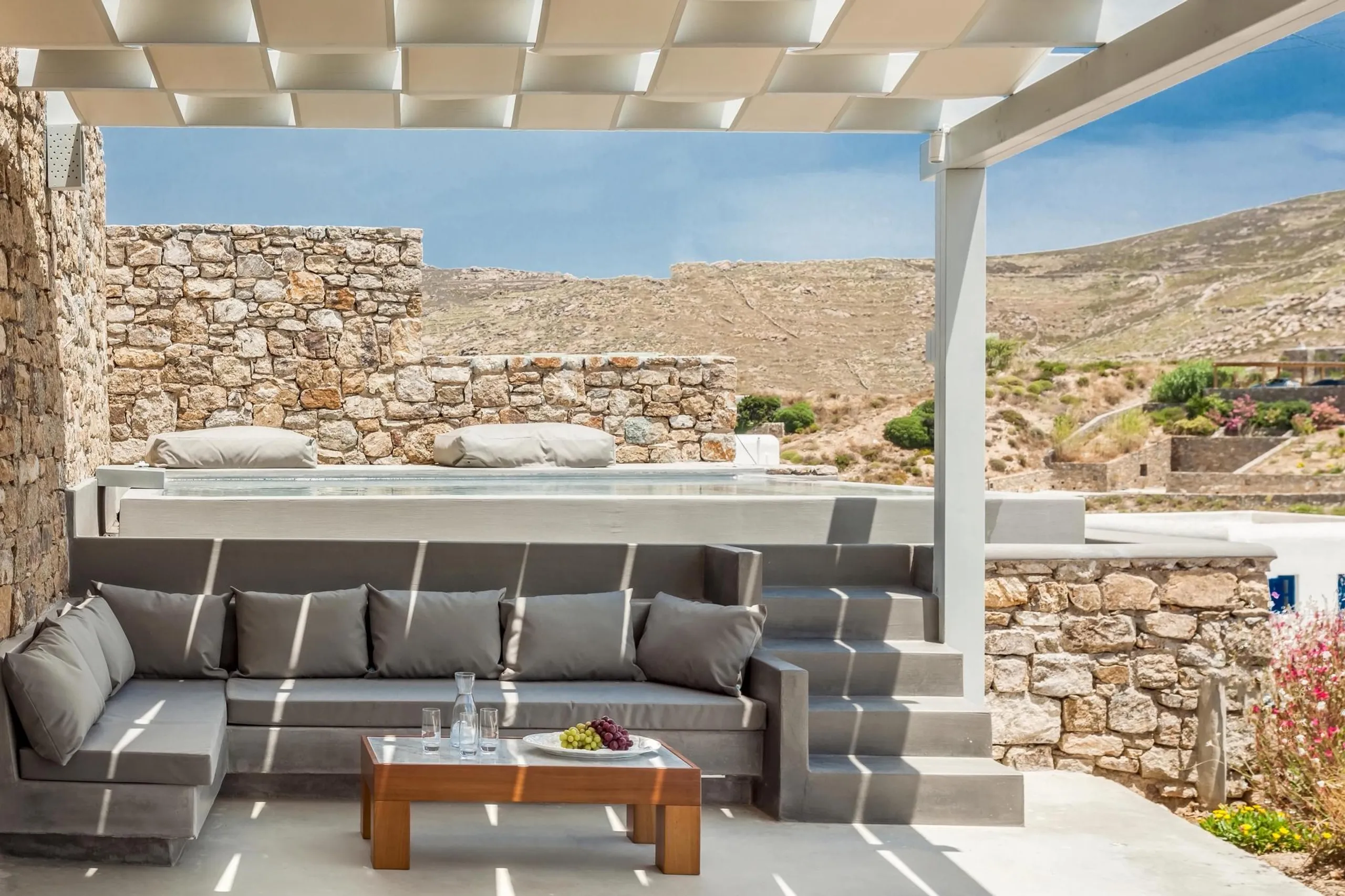 Dignified Mykonos Villa with Infinity Pool and Ocean Views — photograph 8