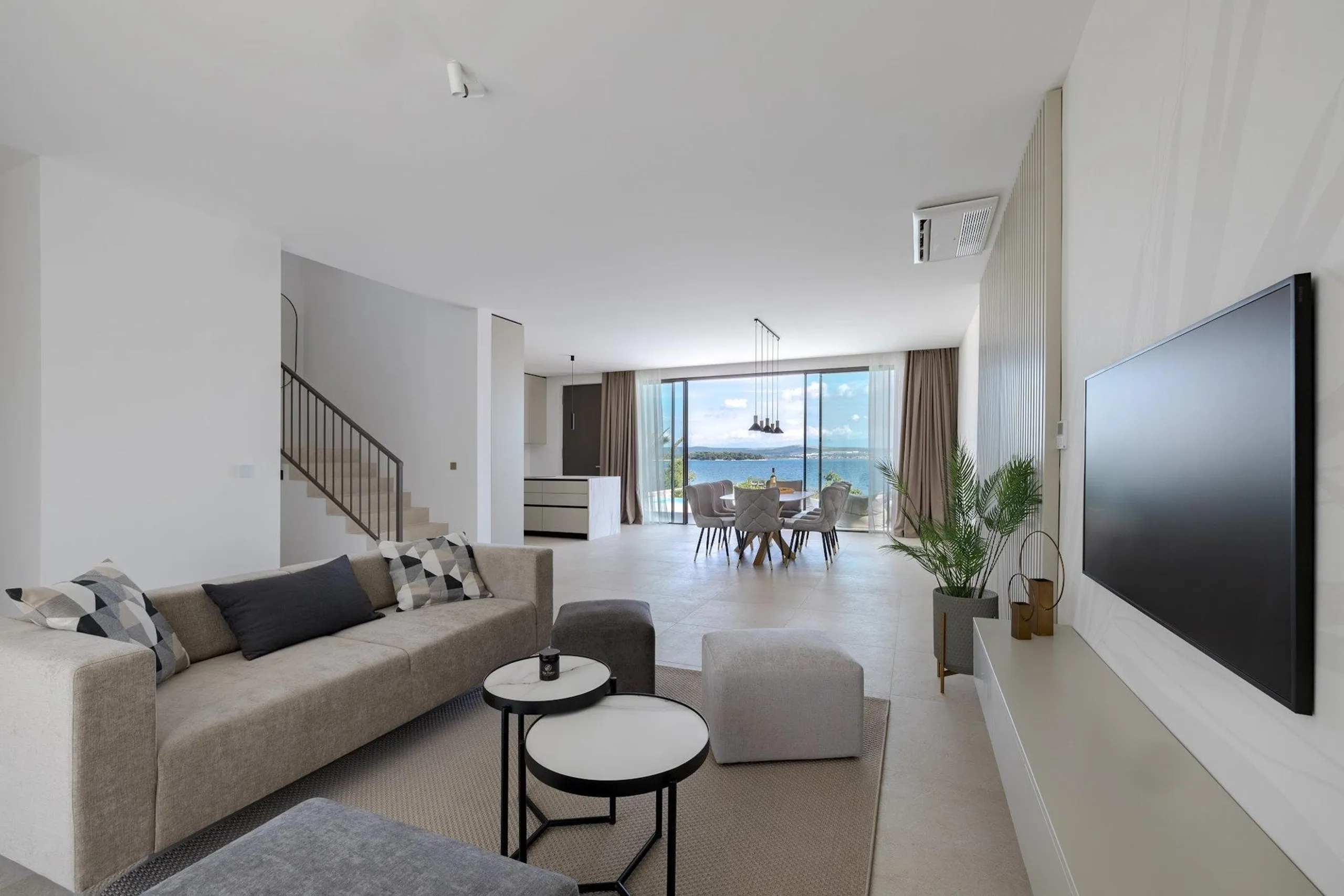 Relaxing 3 Bedroom Villa with Private Pool and Sea Views — photograph 9