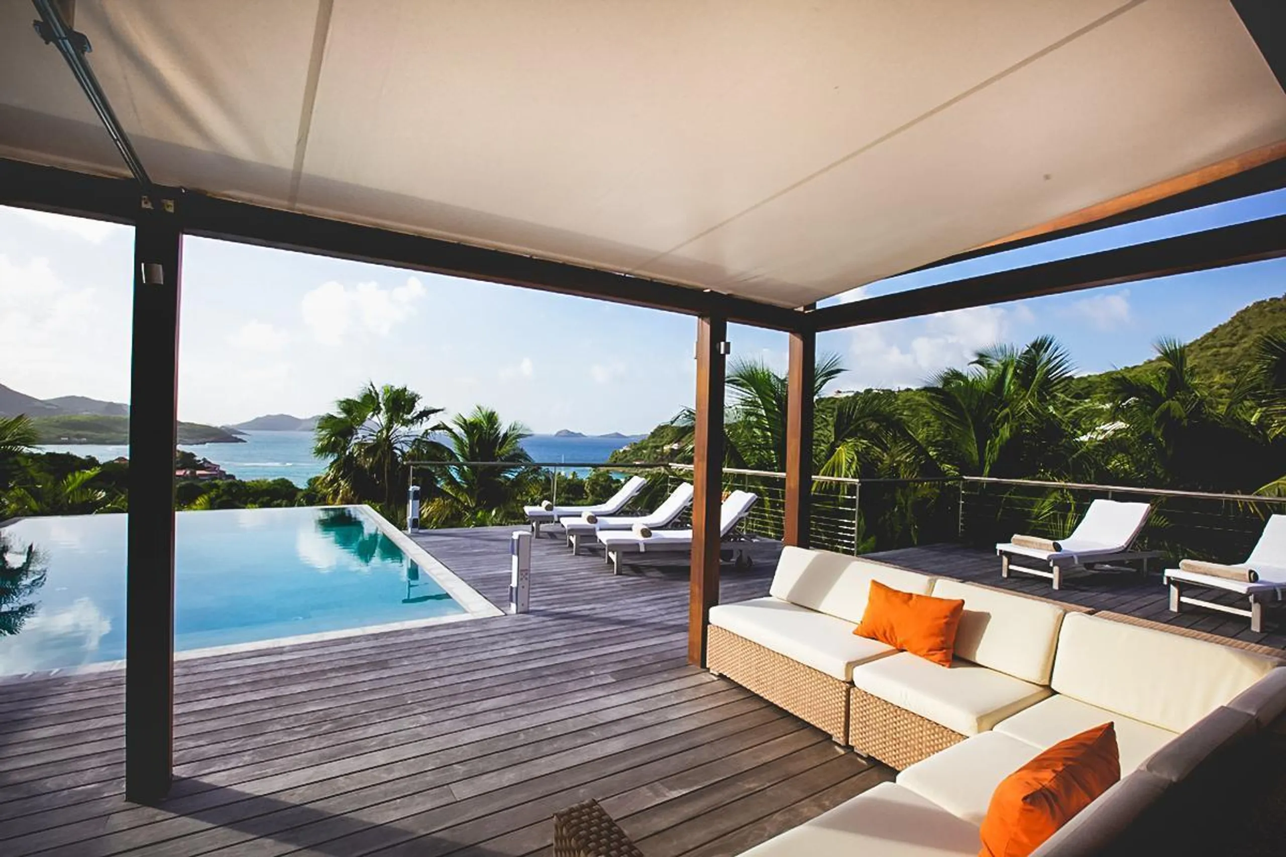 Graceful Tropical St. Jean Villa with Infinity Pool and Ocean Views — photograph 3