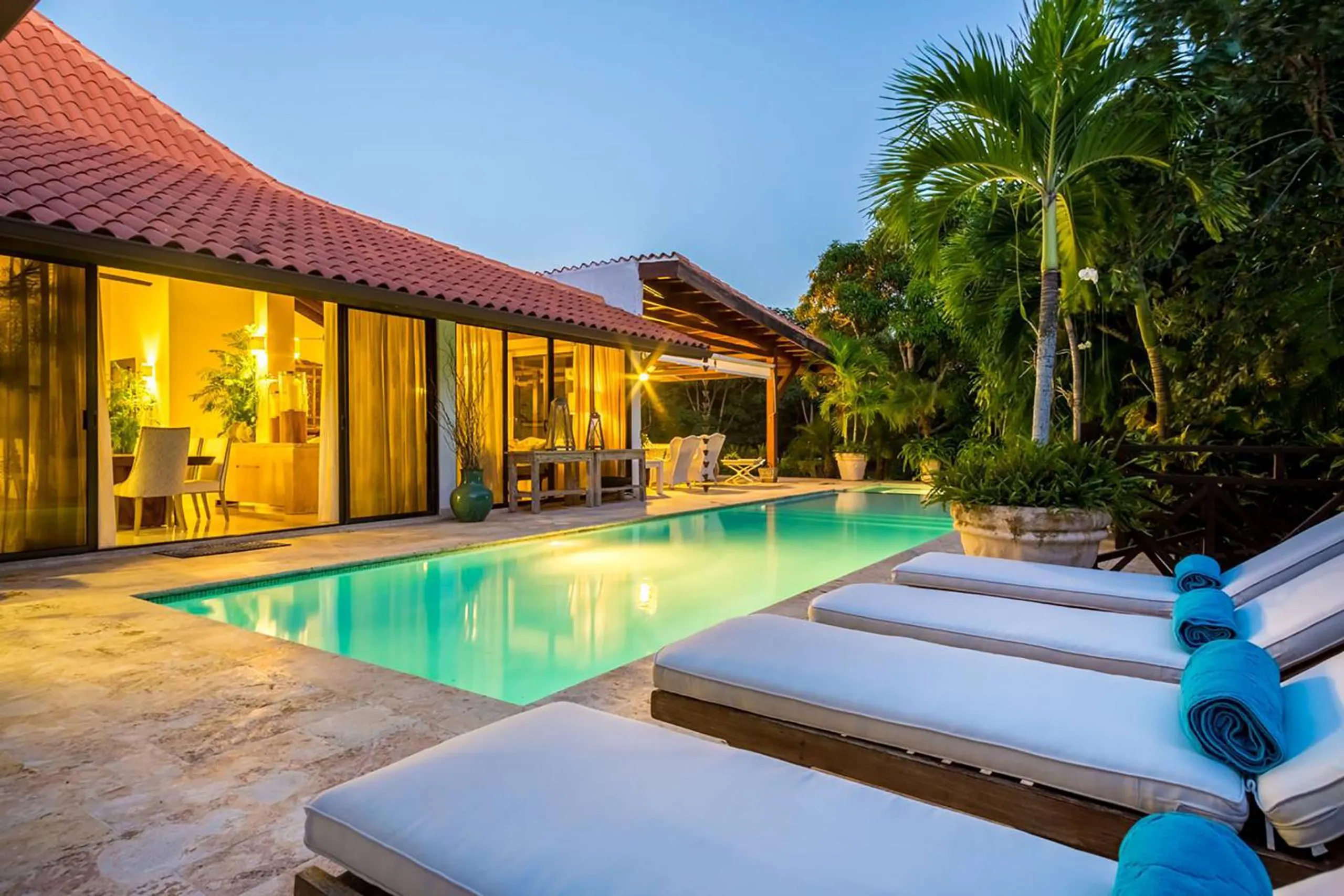 Modern Tropical Villa With Coastal Breeze, Casa de Campo