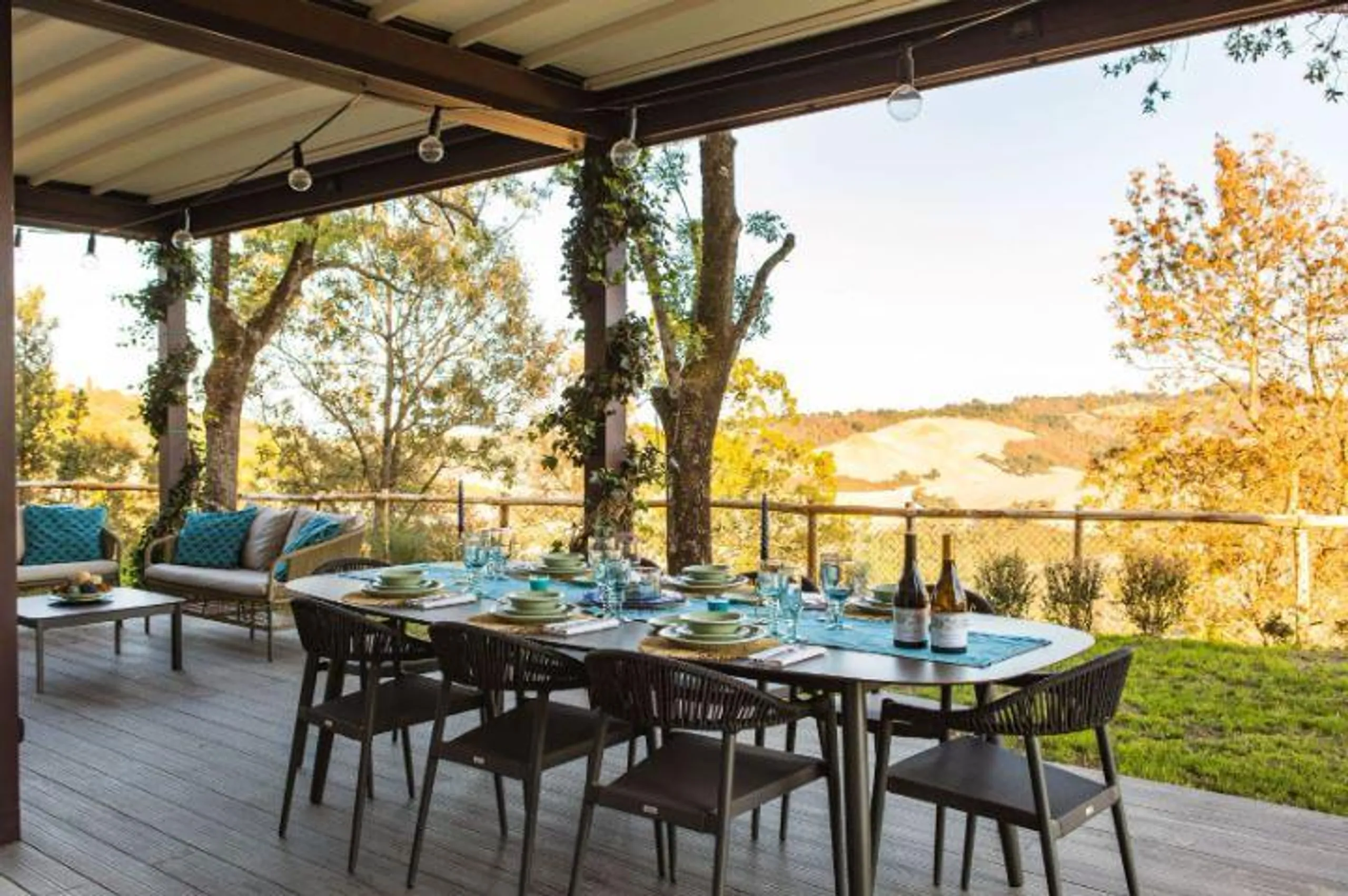 Classic Italian Luxury Estate with Private Pool and Stunning Gully Views — photograph 6