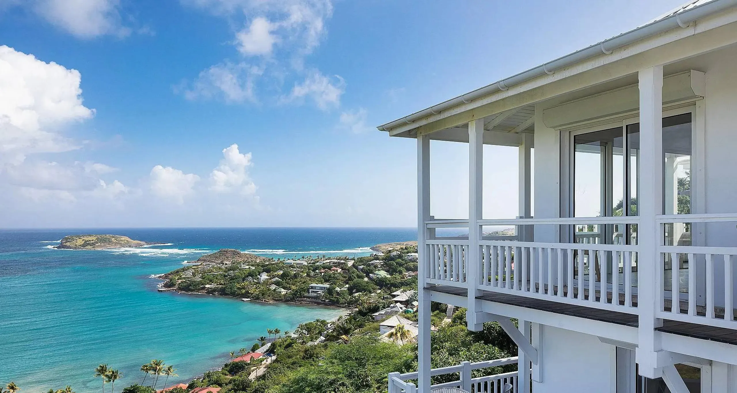 Stunning Seaside Retreat with Private Pool and Walks to the Beach — photograph 8