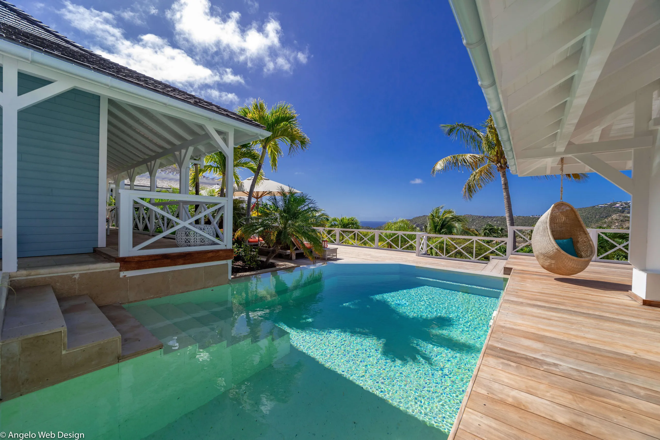 Tropical Hillside Villa with Private Pool and Incredible Views — photograph 3