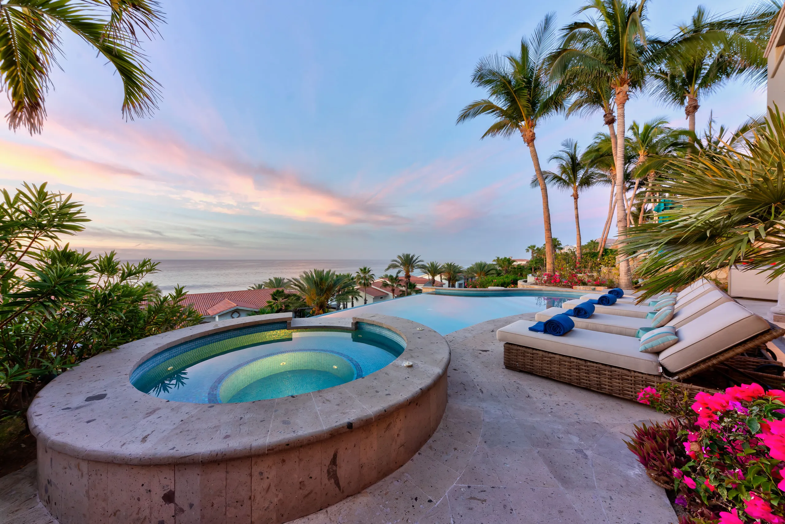 Majestic 4000 Sqt Beachfront Villa with Private Swimming Pool and Club Access — photograph 11