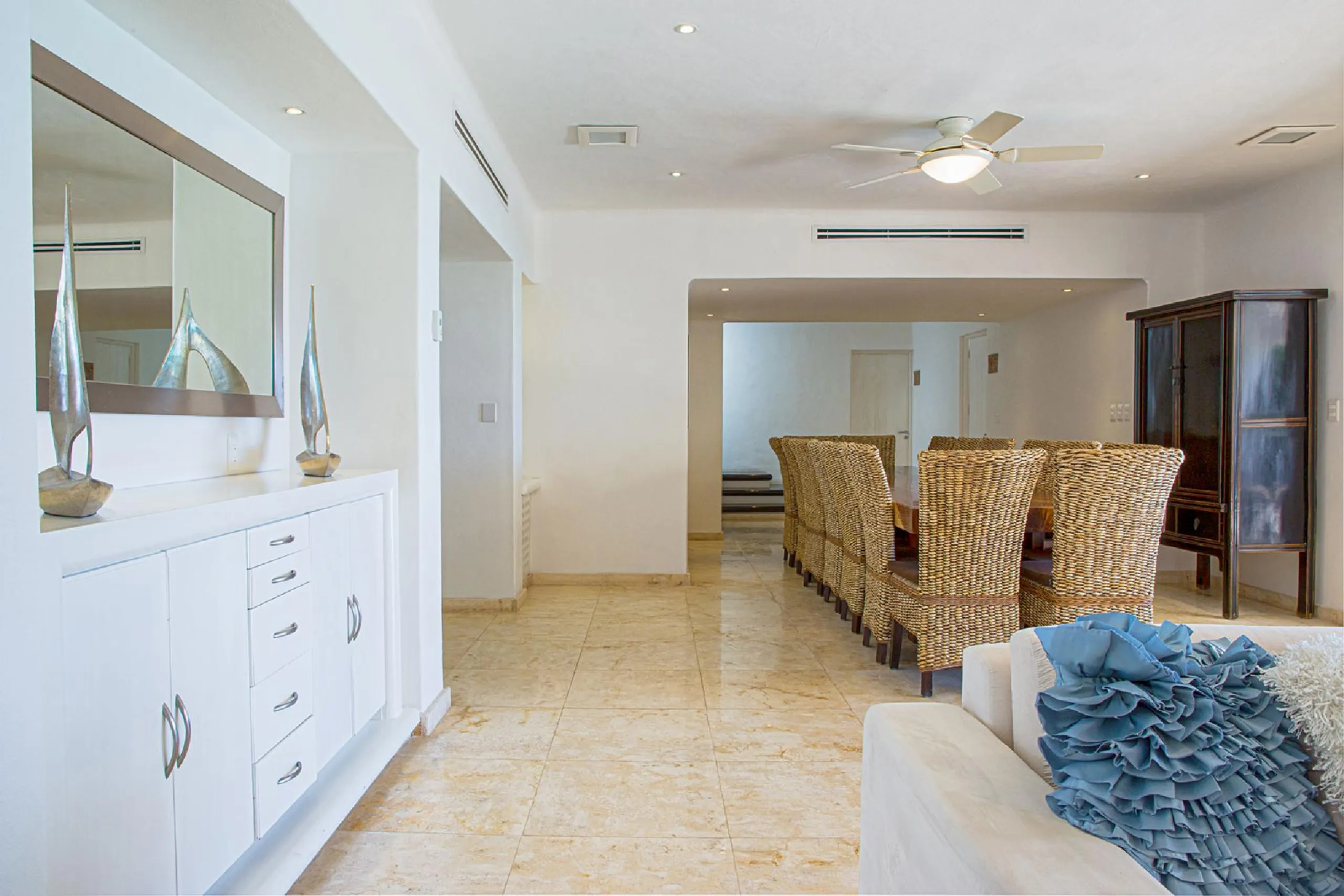 Playa del Carmen Modern Luxury Villa with Private Pool and Ocean Views — photograph 8