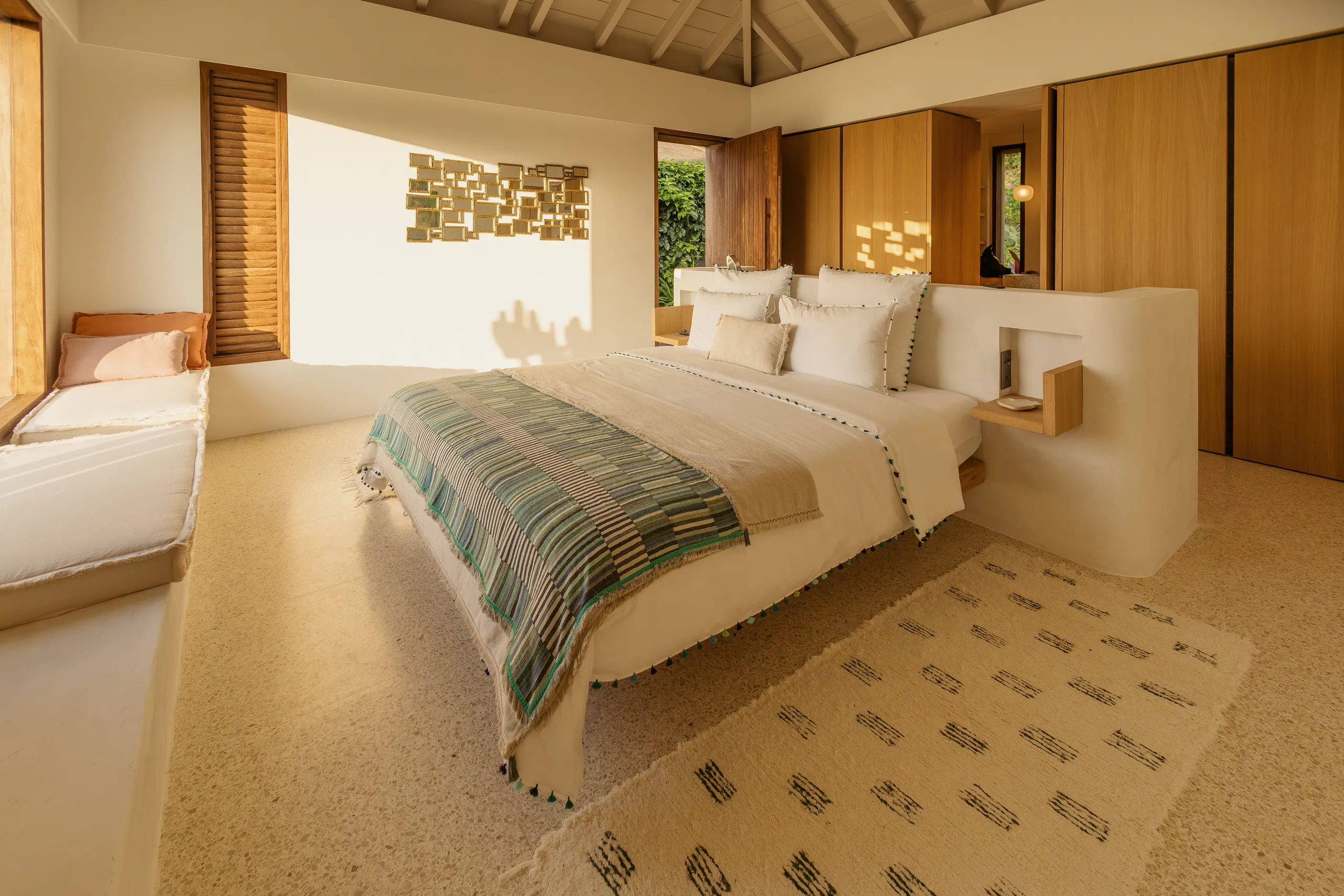 Sleek Toiny Hillside Villa with Private Pool & Sweeping Ocean Views — photograph 7