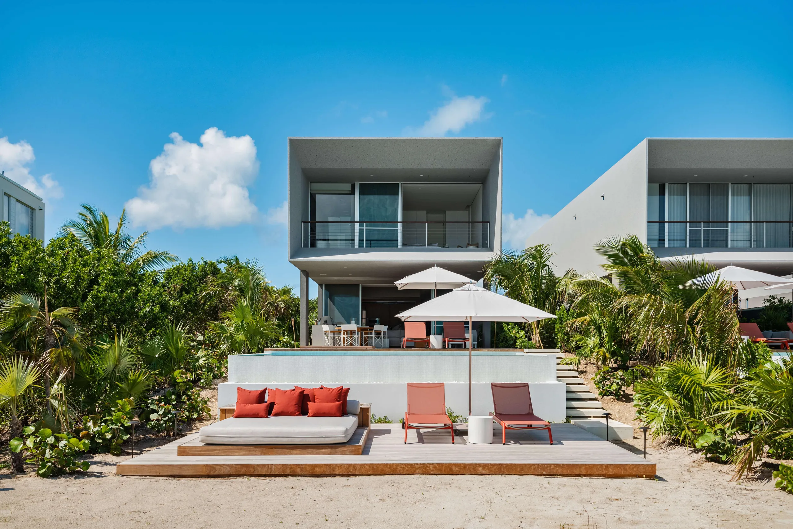 Long Bay's Beach House and Cottage: A Relaxing Getaway with Personalized Service and a Range of Activities — photograph 2