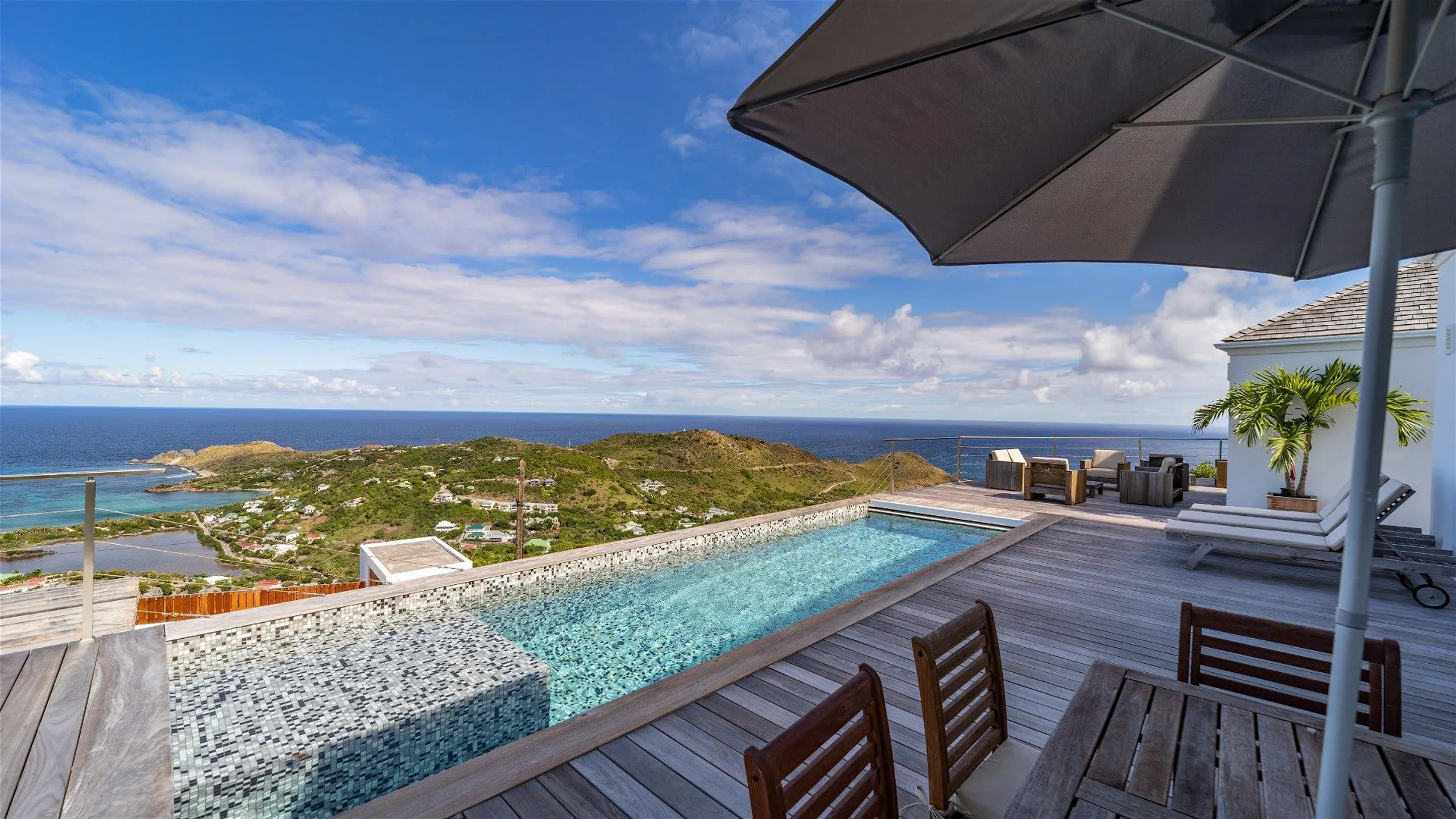 Spectacular Carribean Villa with Infinty Pool and Ocean View — photograph 2
