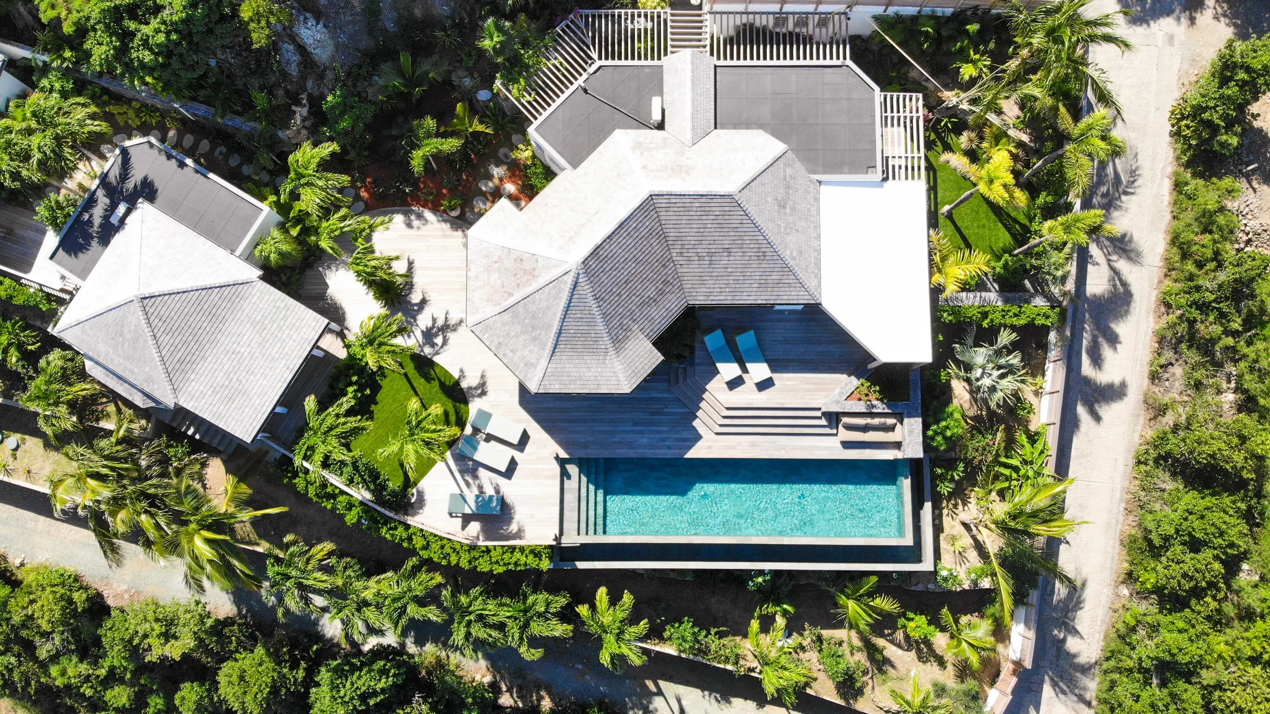 Majestic Paradise Villa with Private Pool and Ocean Views — photograph 4