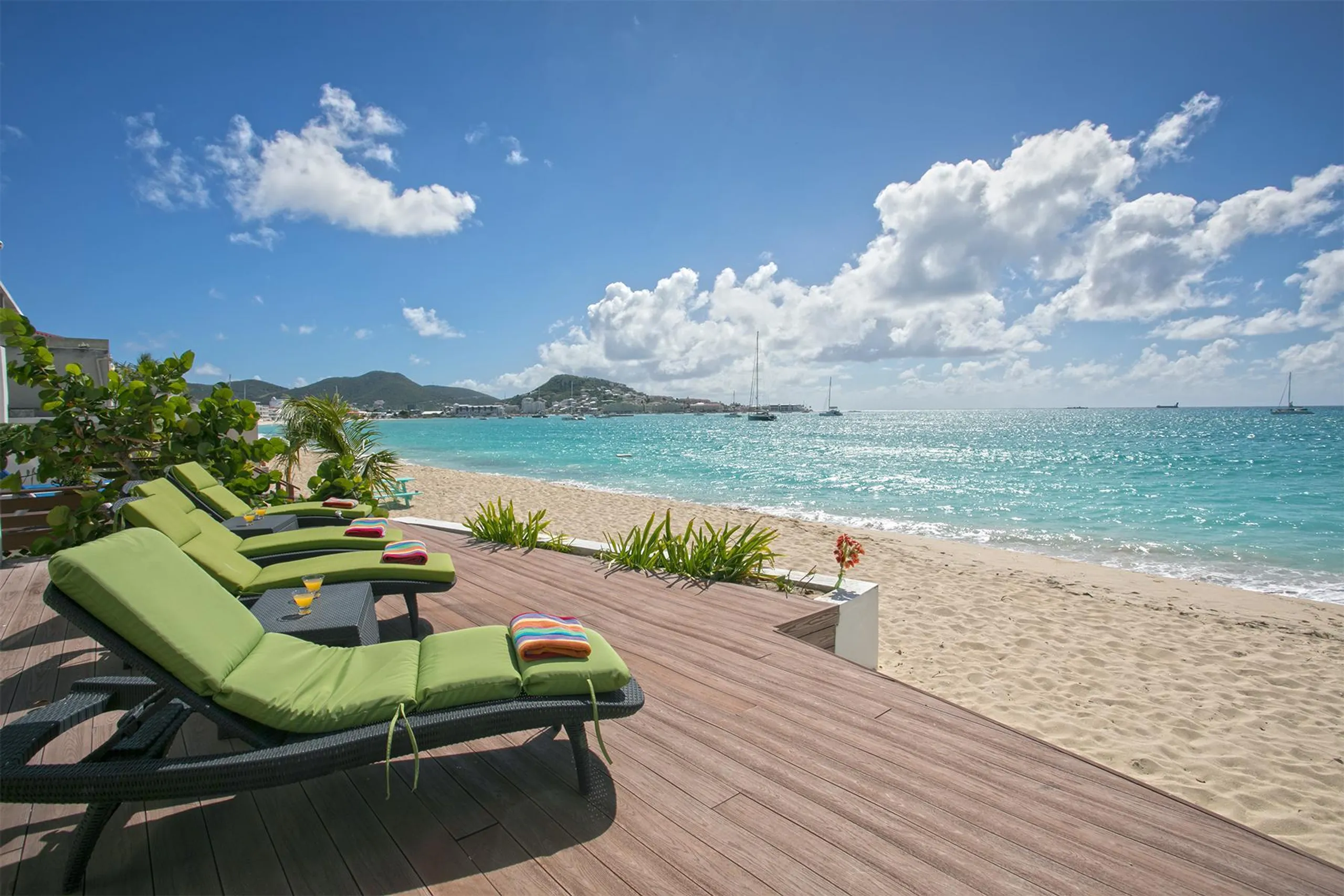 Posh Beachfront Villa with Plunge Pool on Simpson Bay — photograph 7