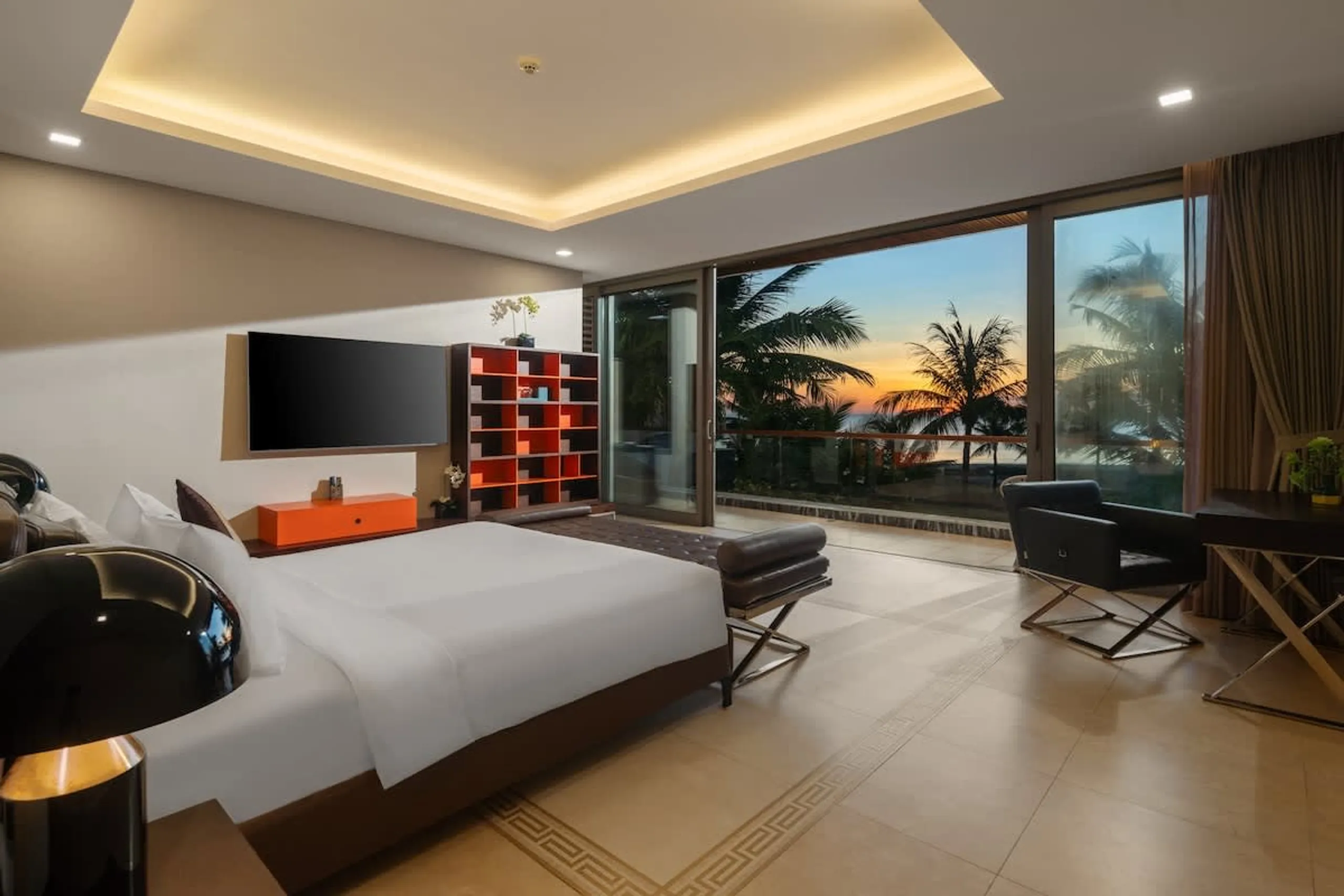 Deluxe Beachfront Villa with Private Pool & Event-Ready Spaces — photograph 6