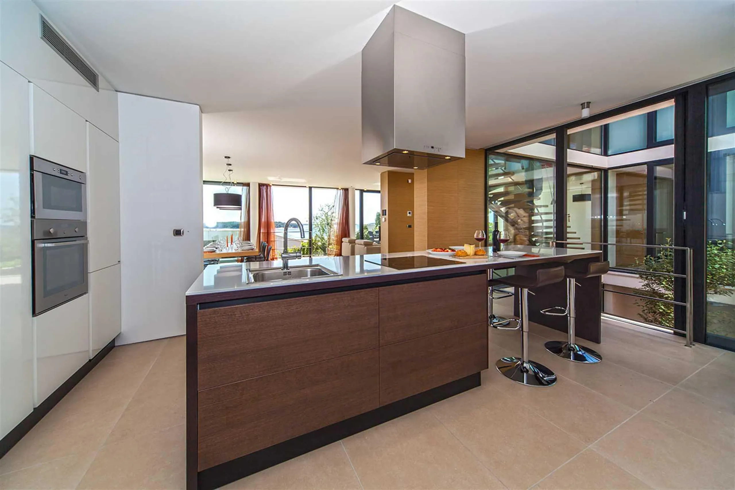 Elegant 3-Bedroom Villa in Primošten with Indoor Pool and Sea Views — photograph 12
