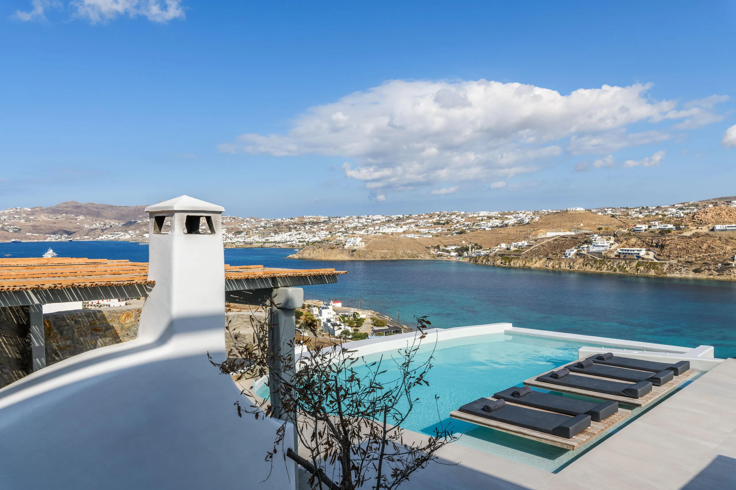 Unforgettable Vacation at this Exquisite Holiday Villa with Pool and Views in Ornos — photograph 4