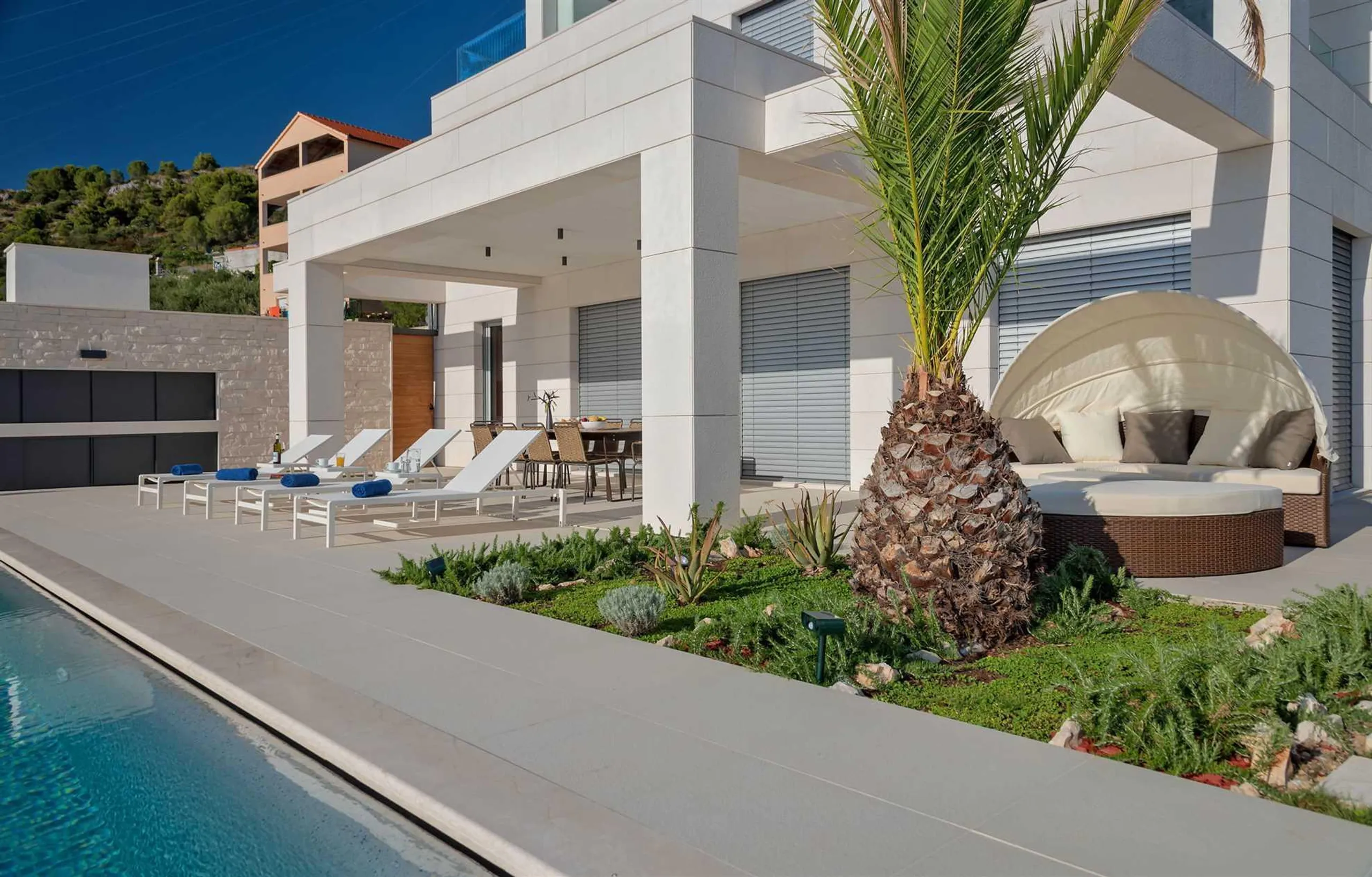 Luxury Villa with Infinity Pool and Breathtaking Panorama of Rogoznica's Peninsula — photograph 8