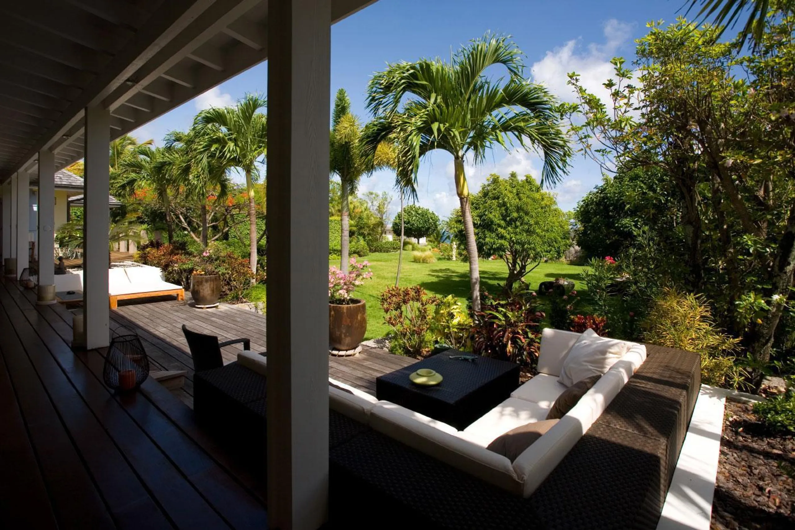 Lavish Villa with Private Pool and Zen Garden — photograph 11