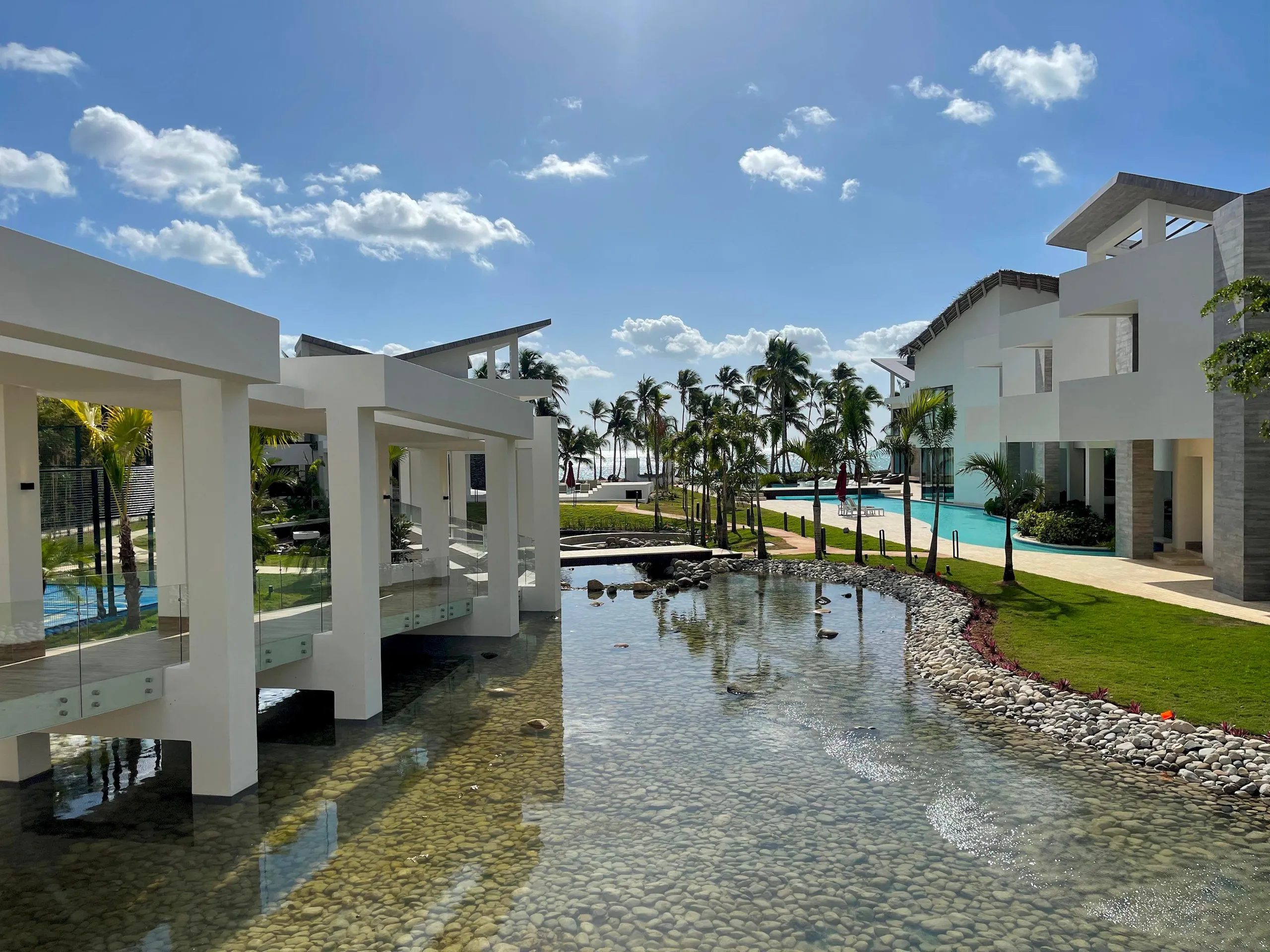Incredible Beachfront Villa in Punta Cana with Private Pool, Fitness Room, and Basketball Court — photograph 7