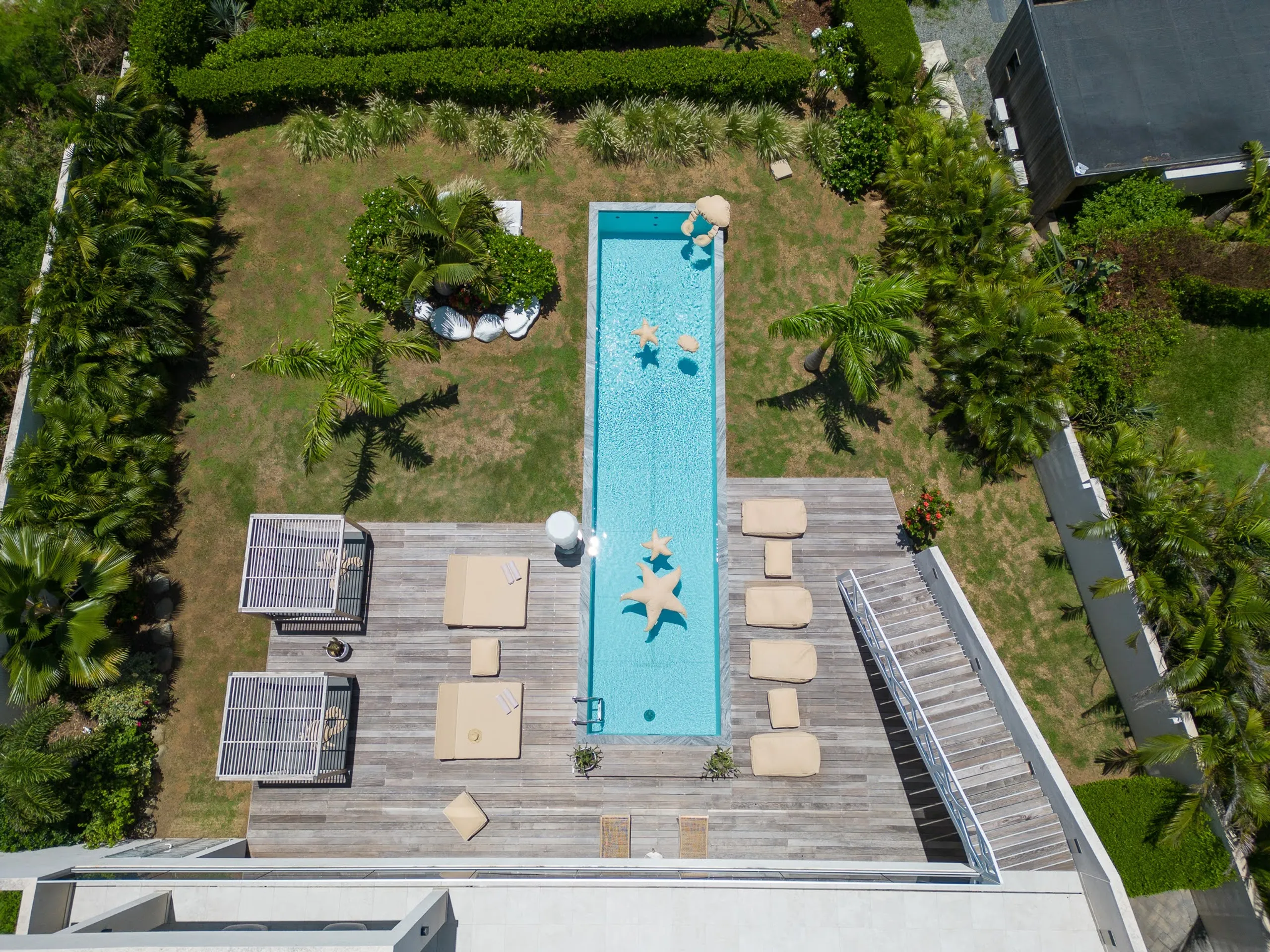 Deluxe Paradise in Cul De Sac with Private Pool and Panoramic Views of Pinel Island — photograph 3