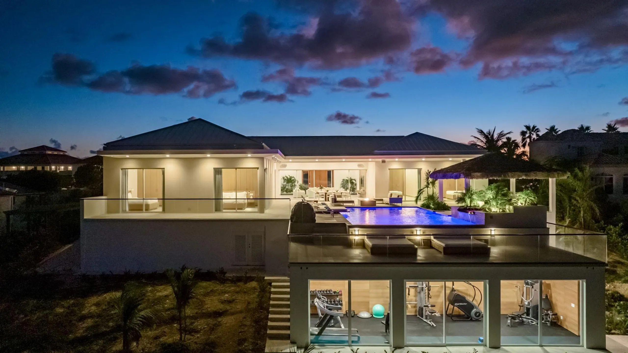 Contemporary Waterfront Villa with Poolside Terrace and Direct water Access — photograph 7
