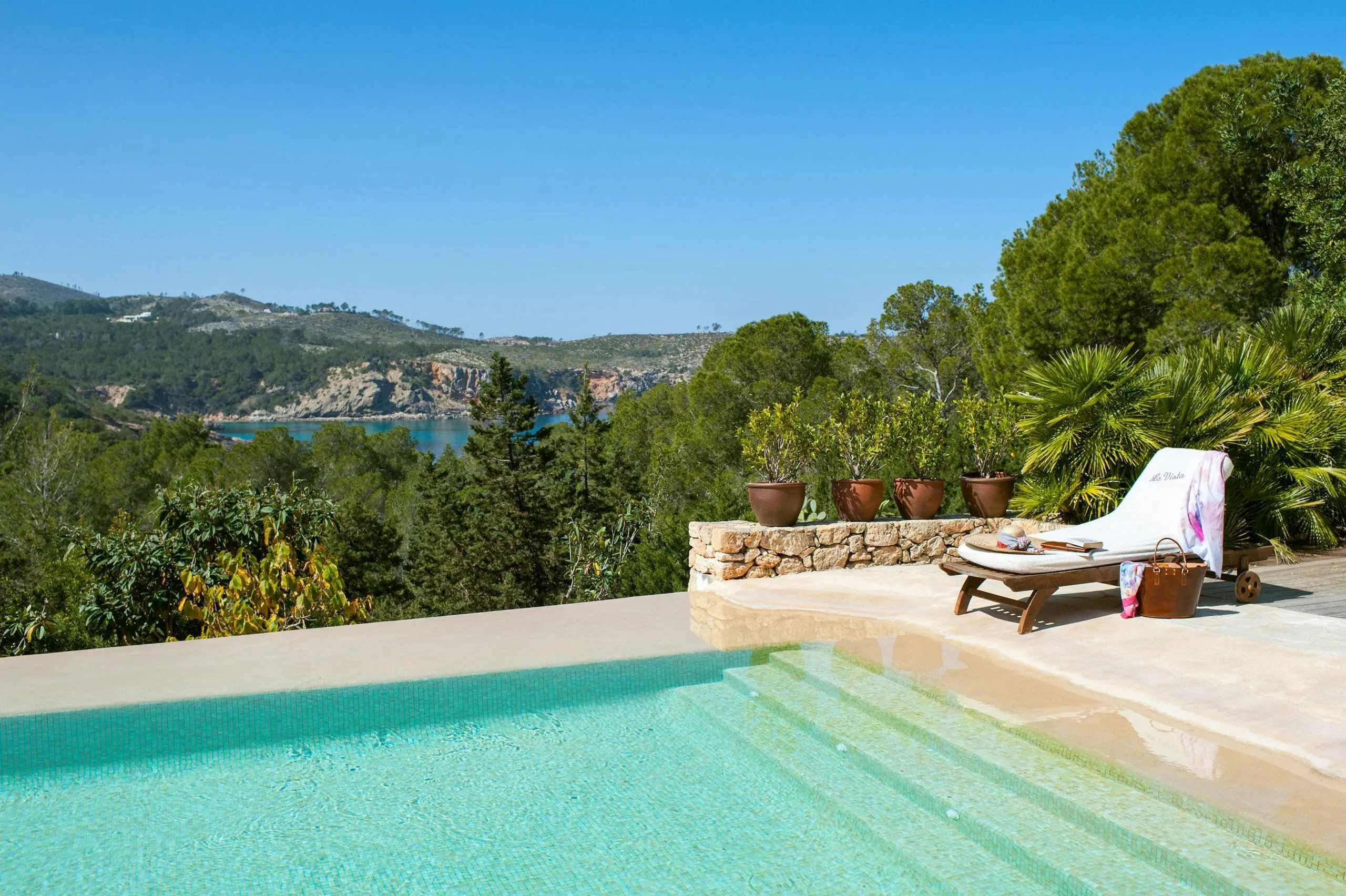Graceful Spanish Seaview Villa with Private Pool and Glorious Gardens — photograph 3