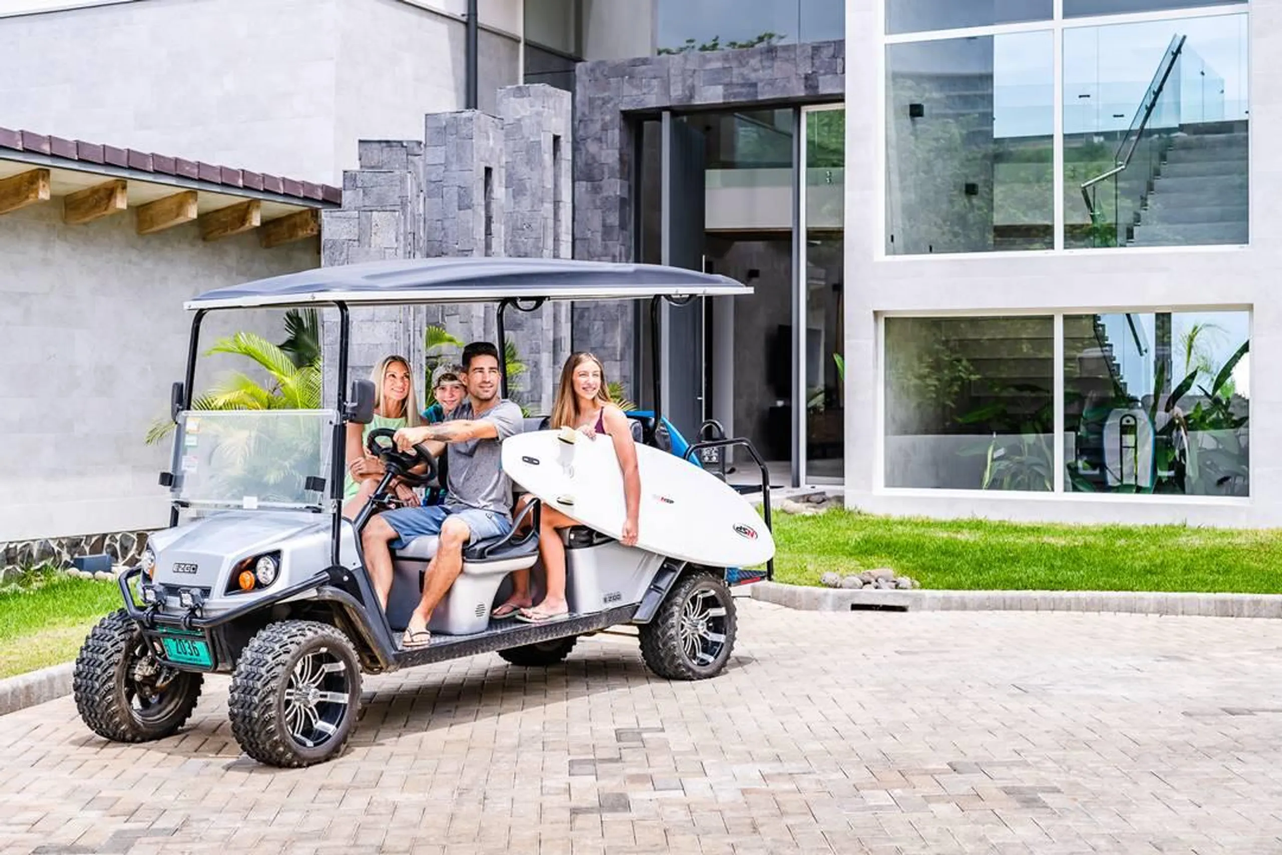 Tamarindo's Elite 8-Bedroom Beach Villa with Resort Amenities — photograph 8
