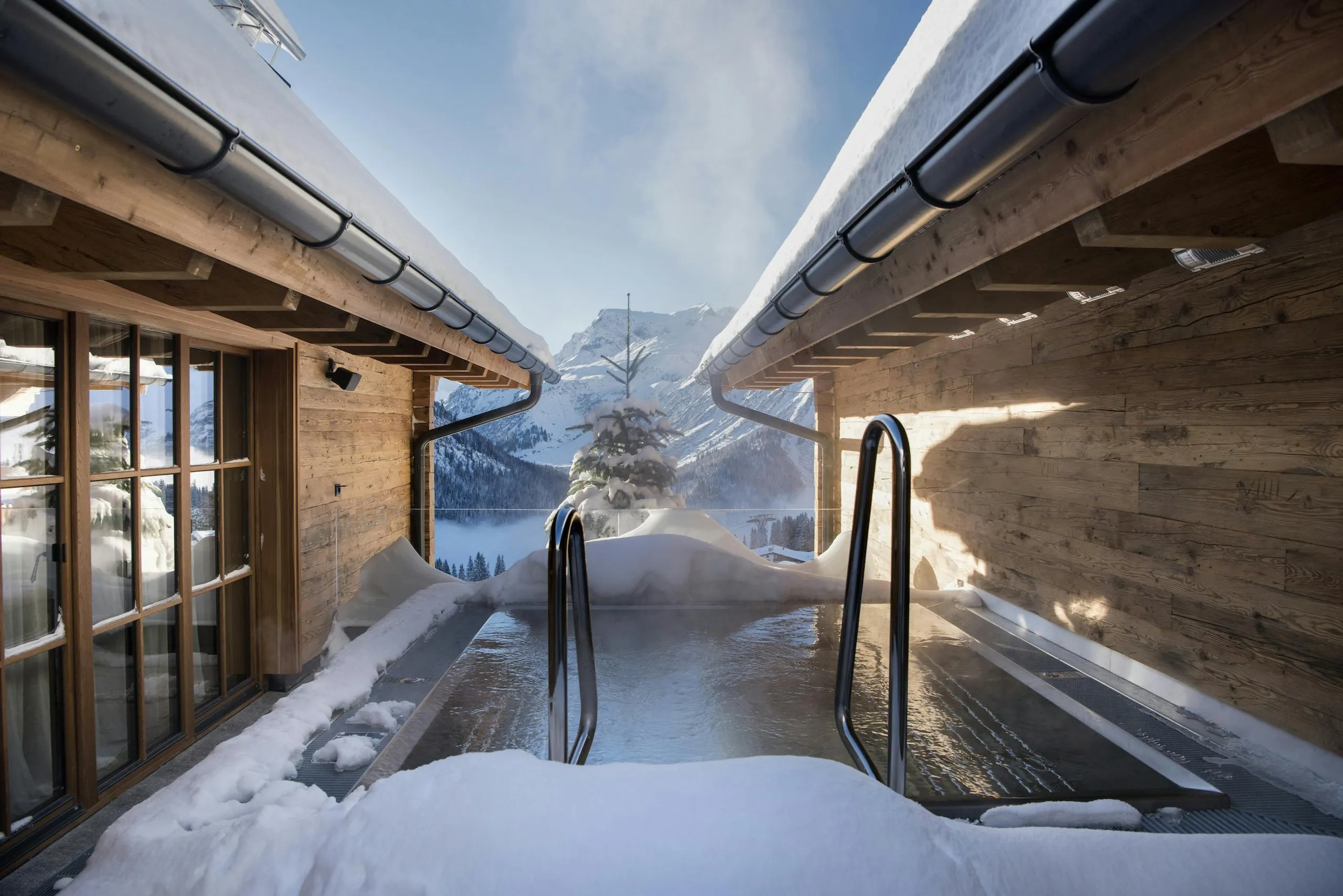 Mountainside Alps Chalet with Upscale Amenities and Incredible Views — photograph 3