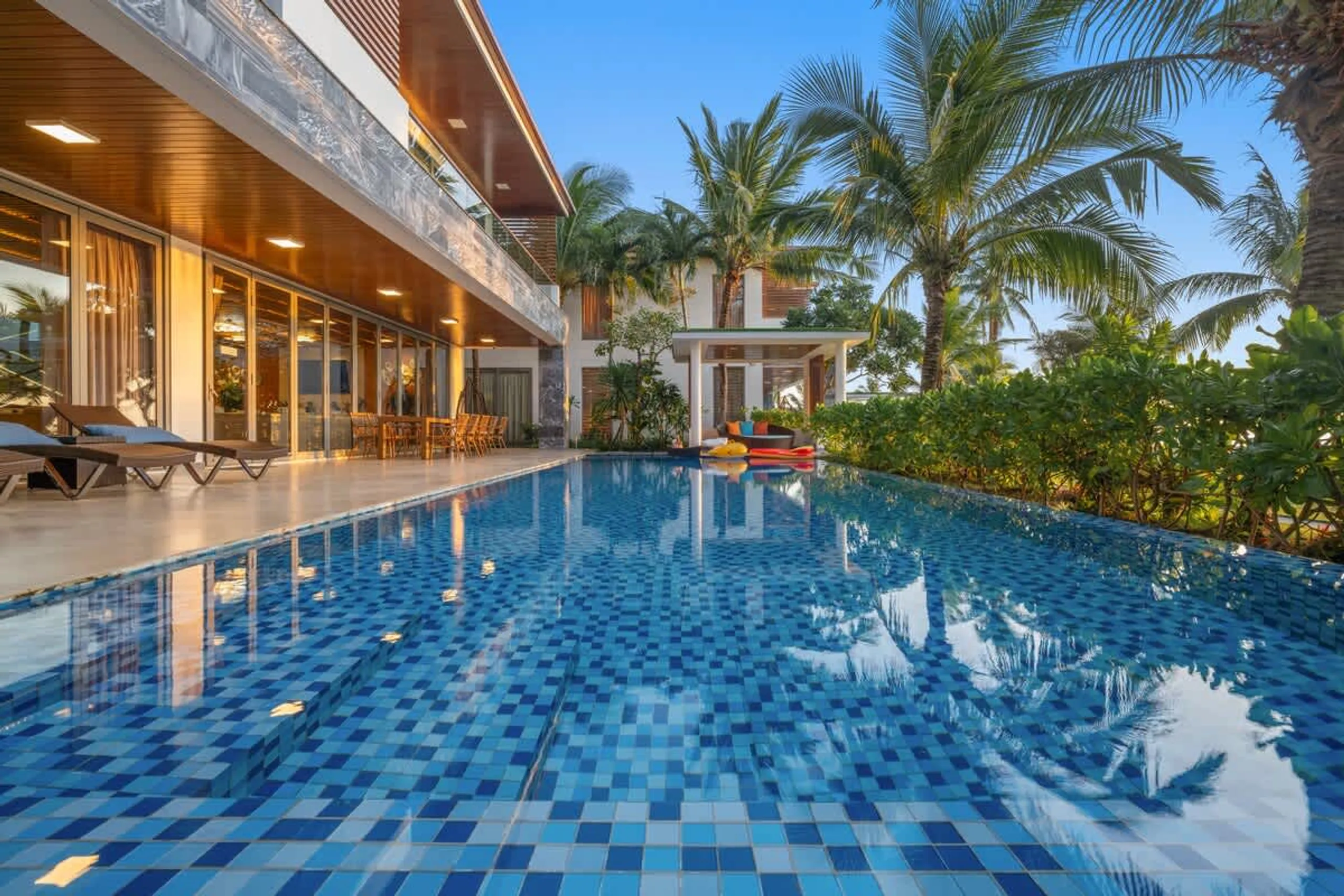 Deluxe Beachfront Villa with Private Pool & Event-Ready Spaces — photograph 5