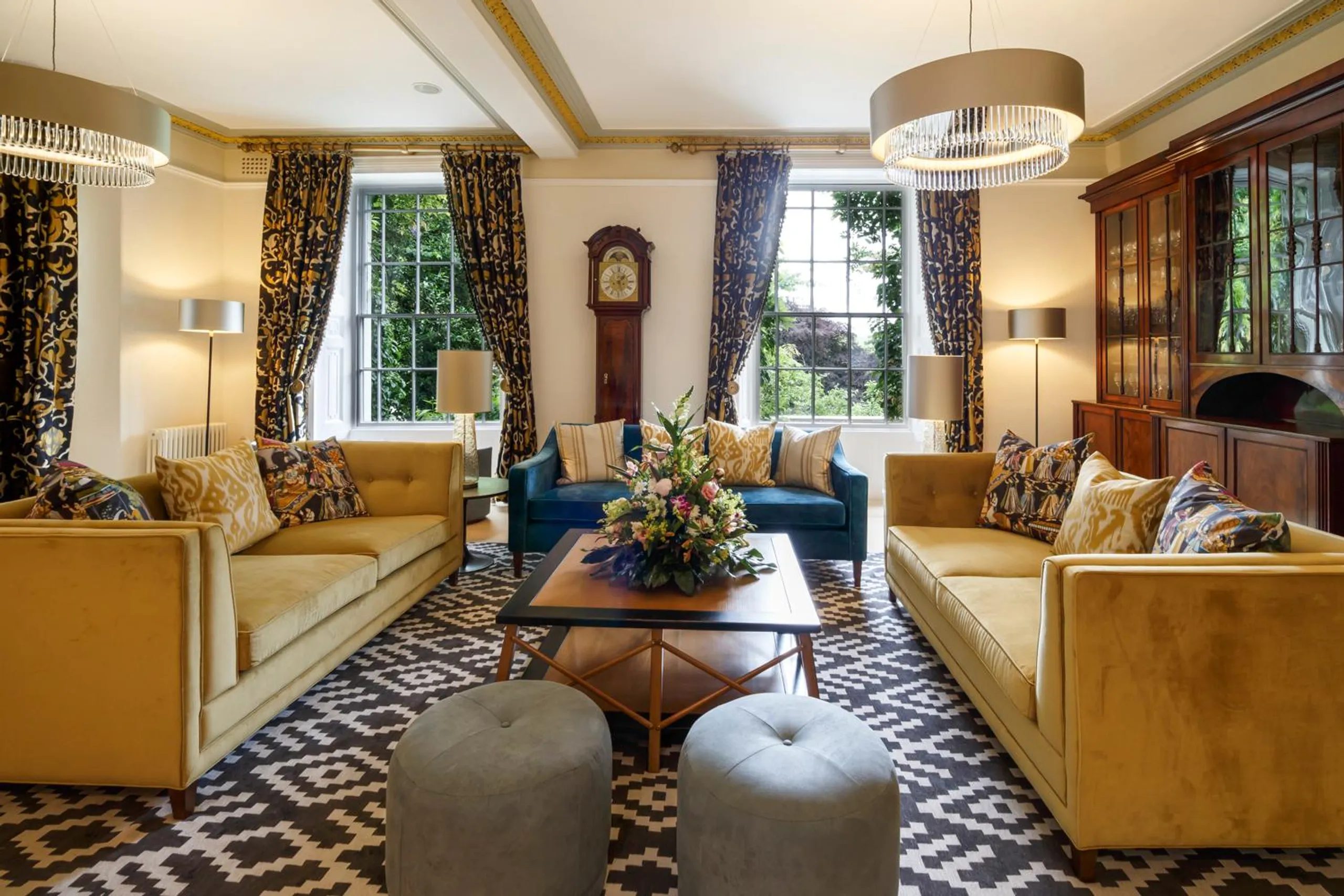 Sophisticated Lake District Villa: Stunning Grounds, Private Spa, and Gourmet Kitchen — photograph 12