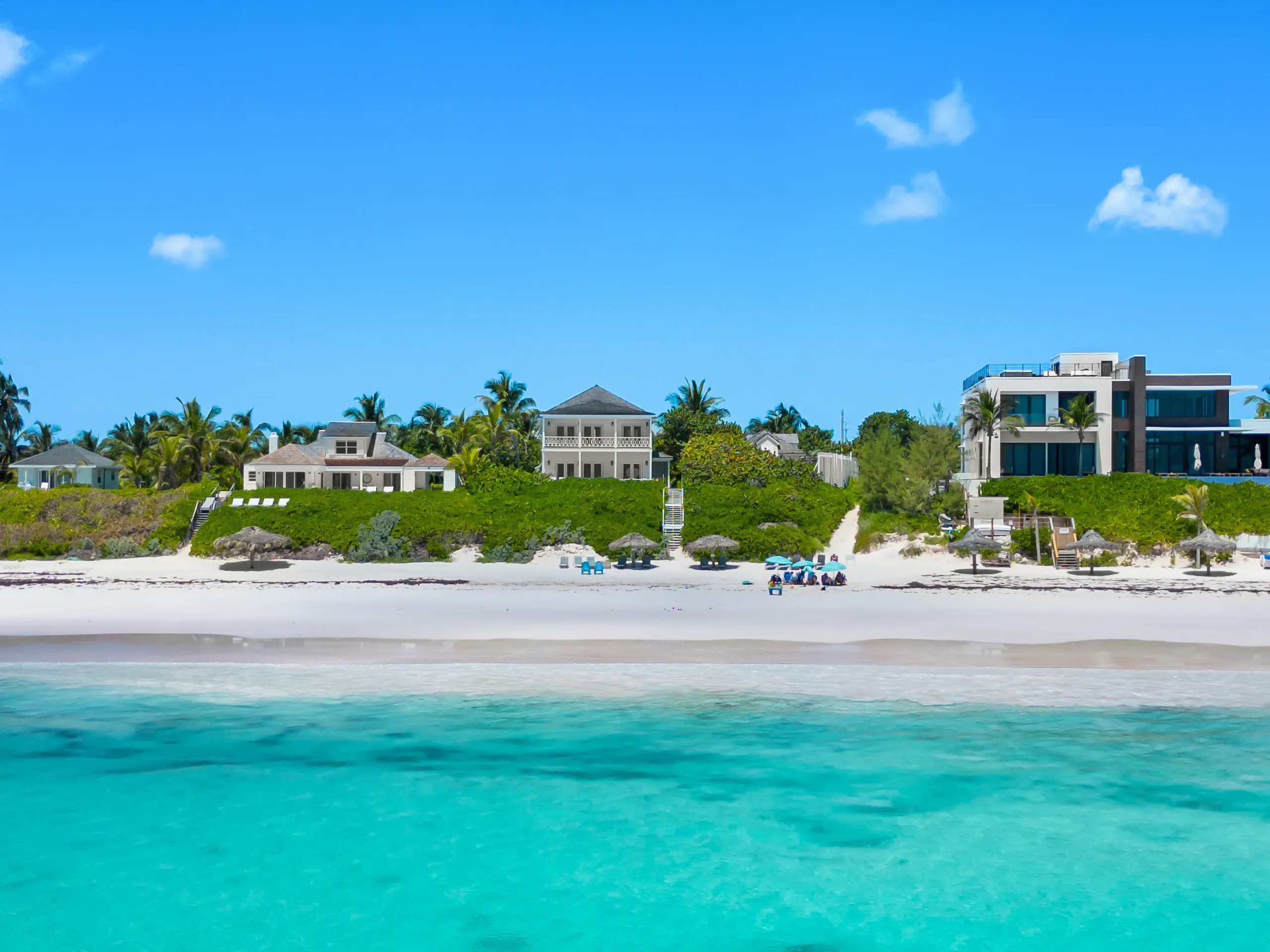 Meticulously Decorated Harbour Island Villa with Private Pool on Pink Sands — photograph 11