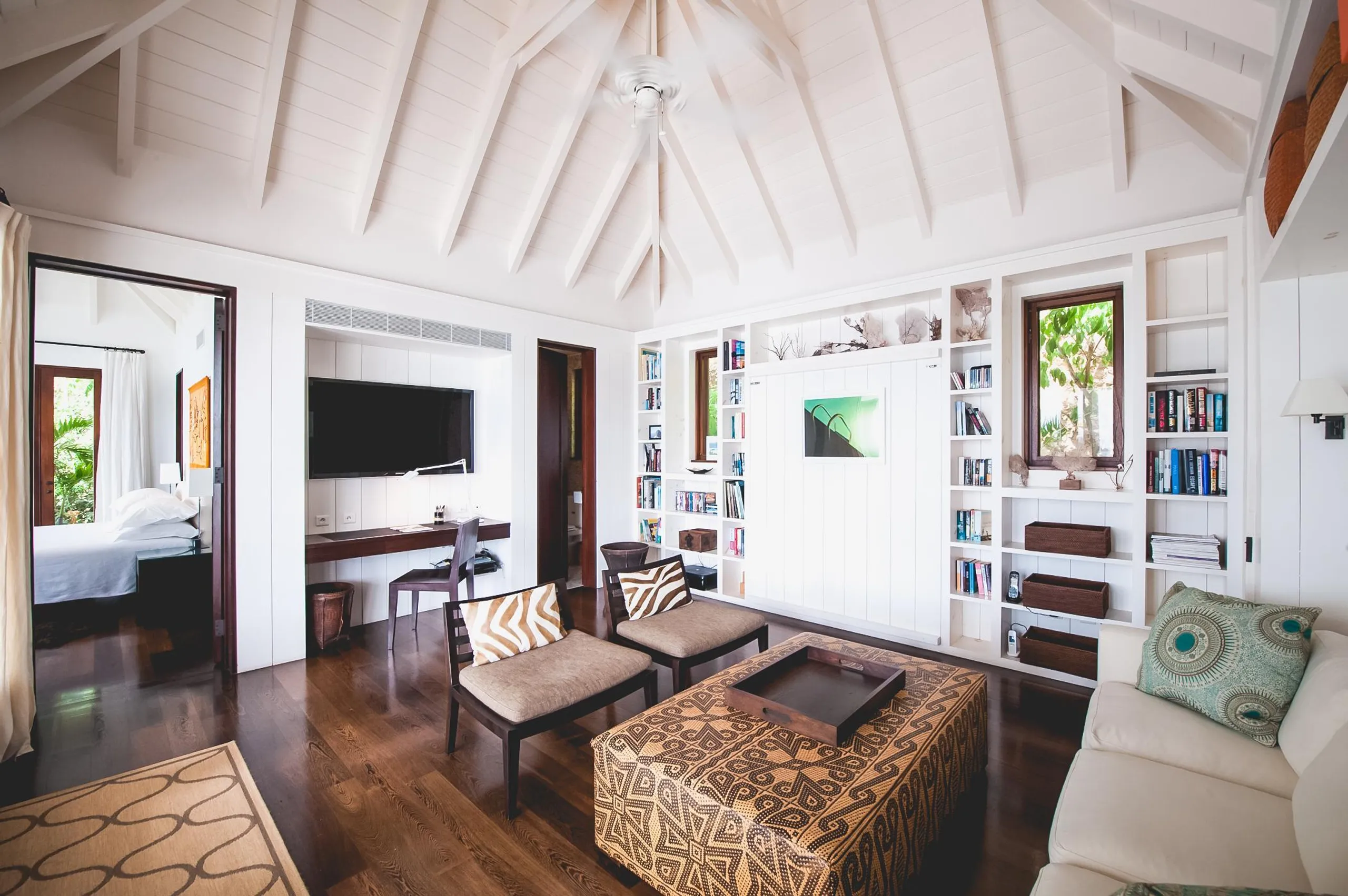 Superb Paradise Villa with Infinity Pool and Firepit — photograph 10
