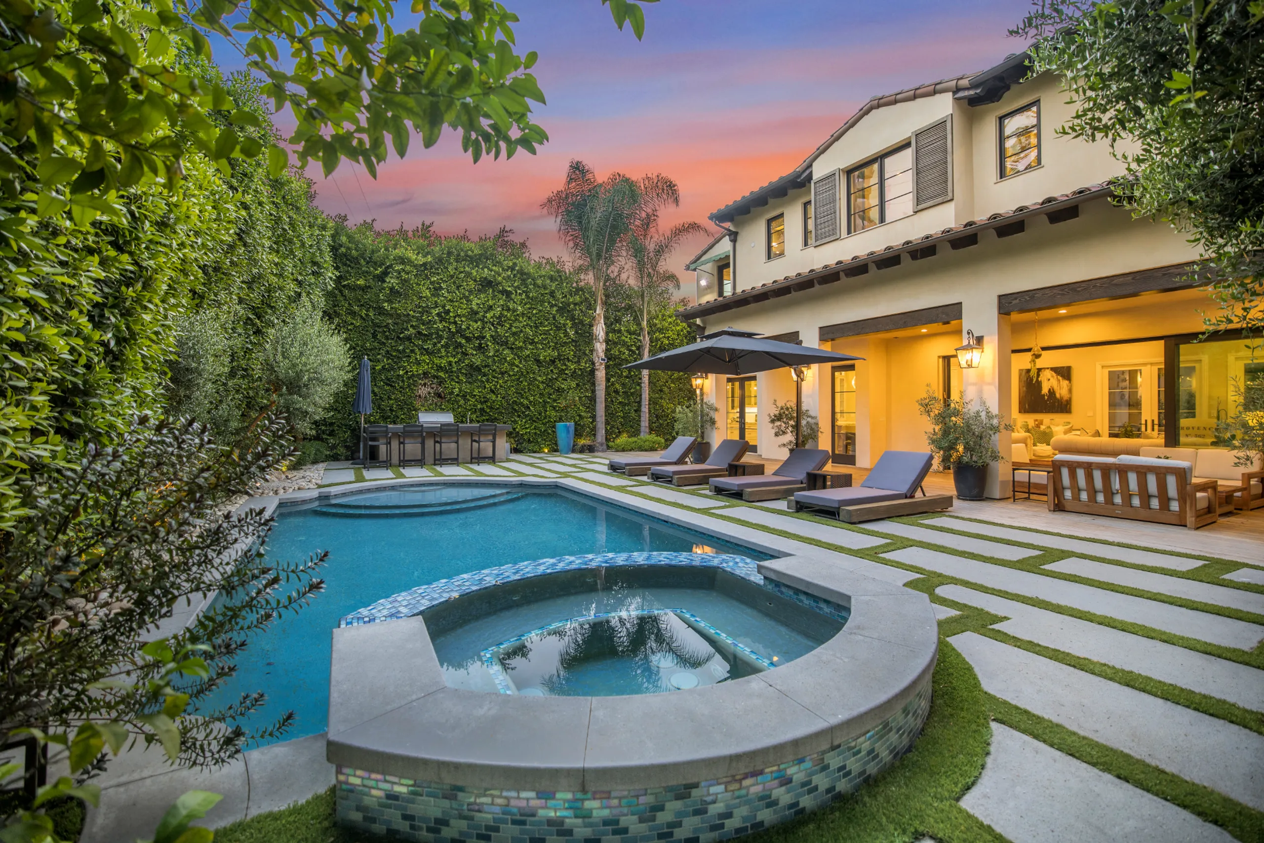 Beautiful Beverly Hills Mansion with Private Pool, Beverly Hills