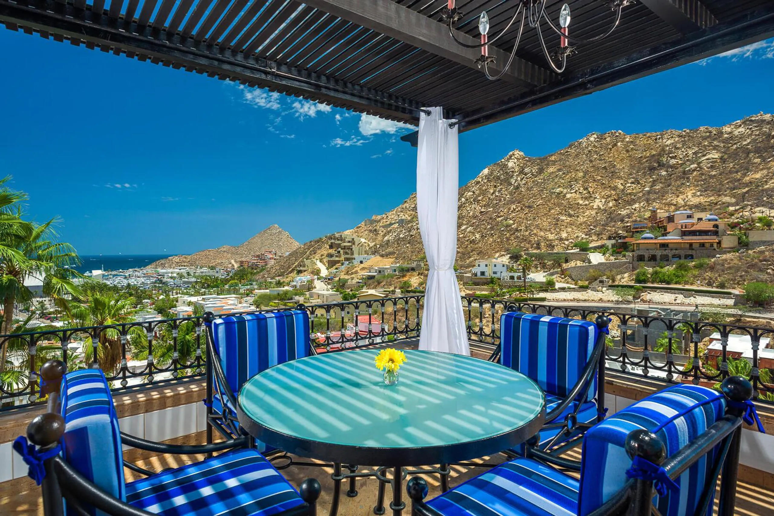 Lavish Villa with Private Serene Pools and Modern Comforts in Cabo — photograph 12
