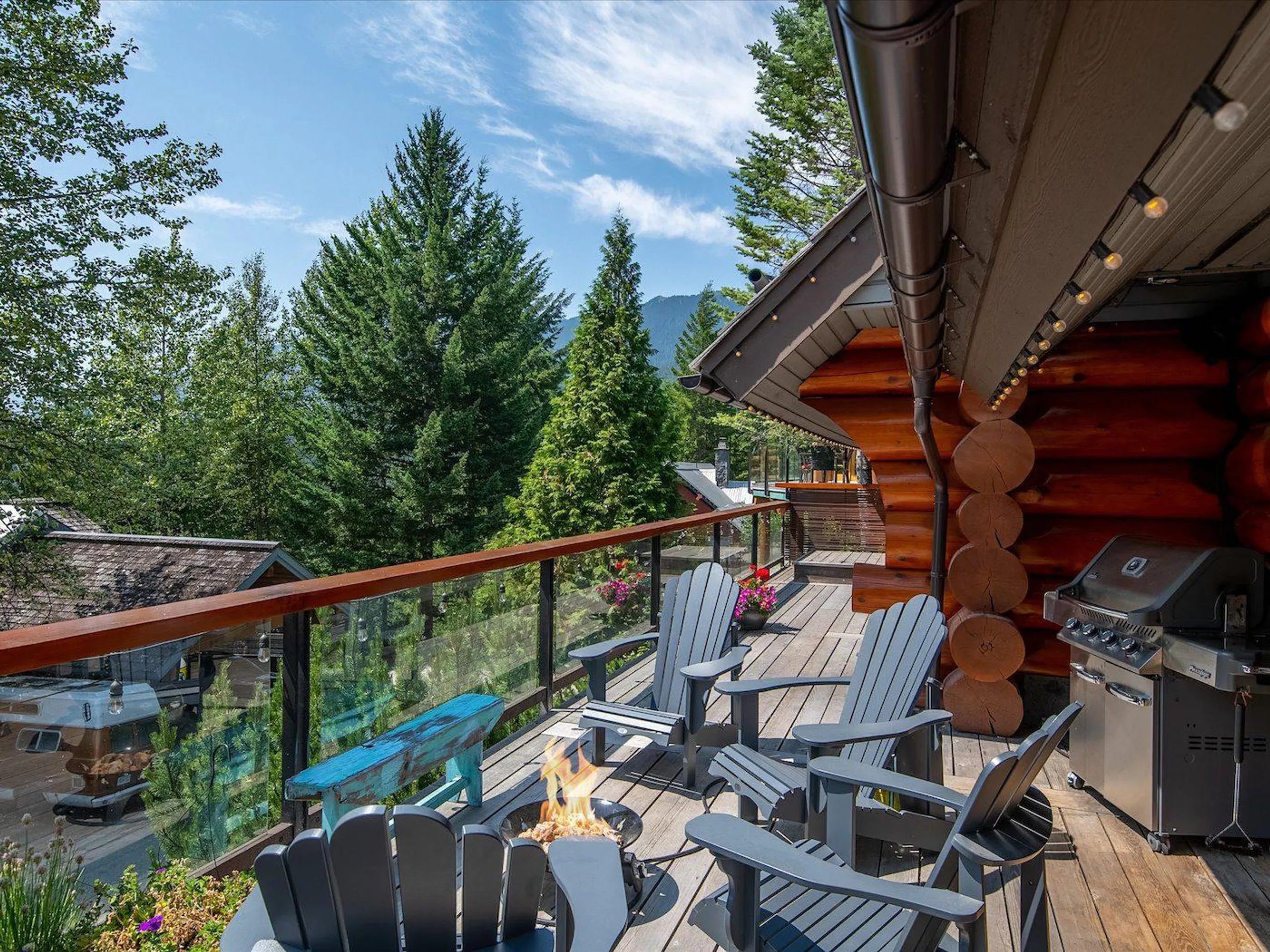 Majestic Retreat with Lavish Pool and Mountain Vistas VILLAWAY® — photograph 10