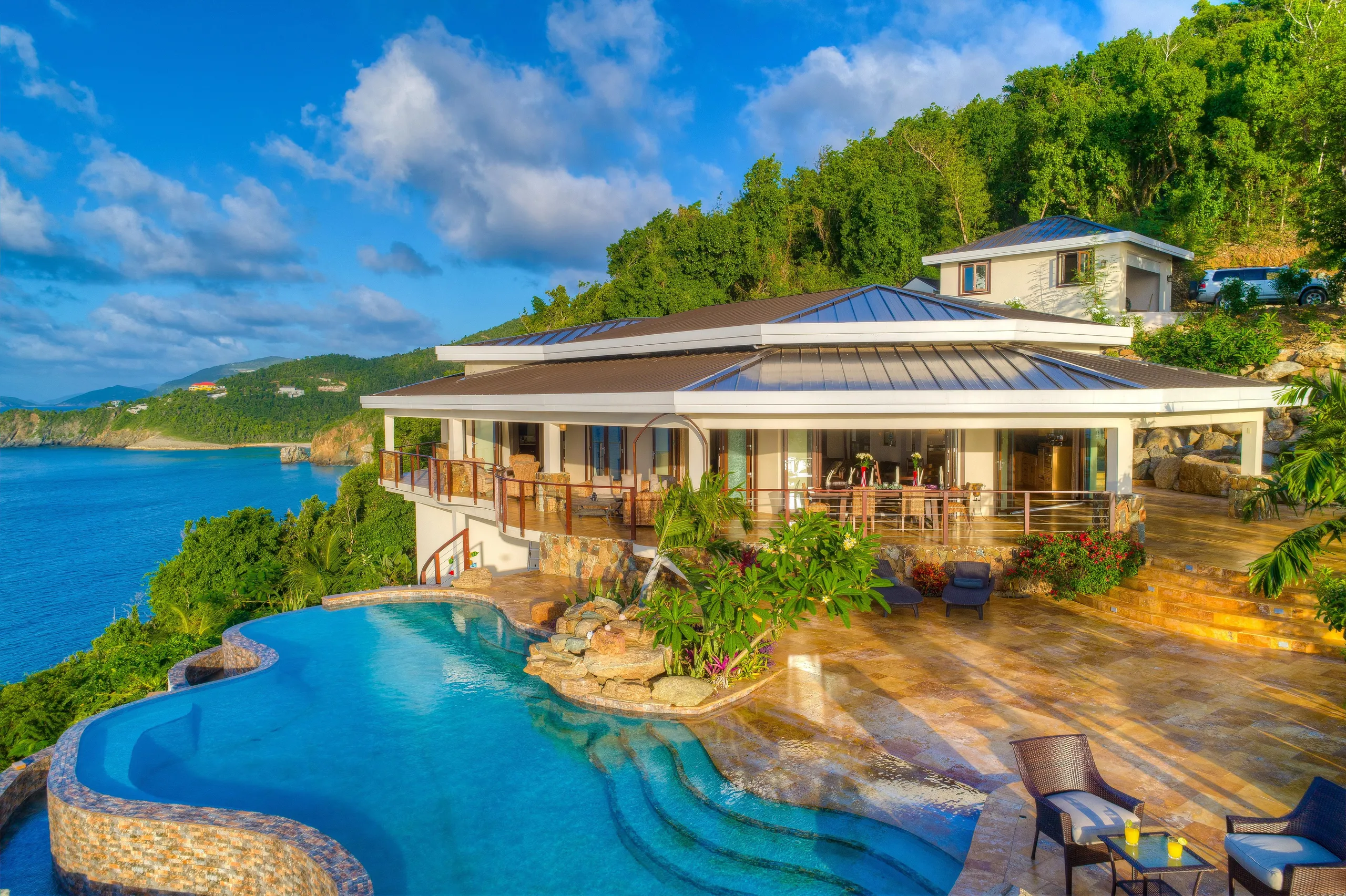 Hillside Tortola Island Villa with Private Pool and Panoramic Ocean Views — photograph 3