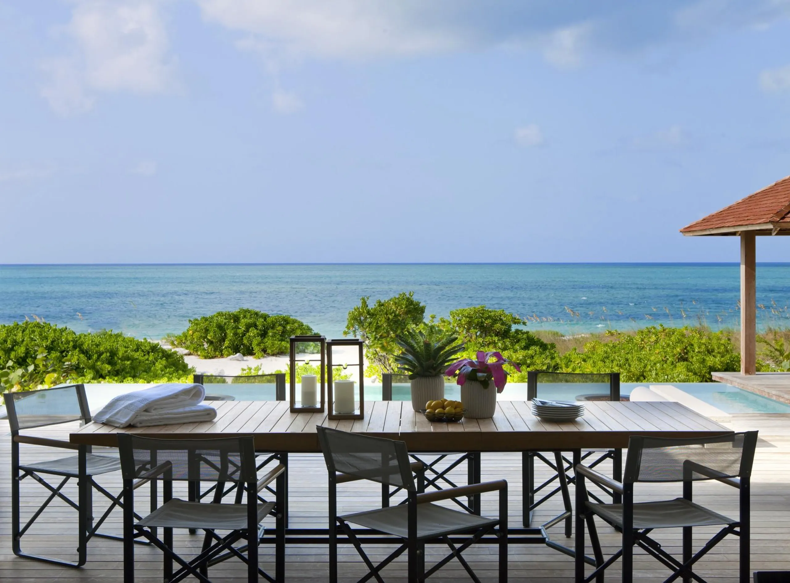 Boho Chic Luxury Villa with Private Pool on Grace Bay — photograph 3