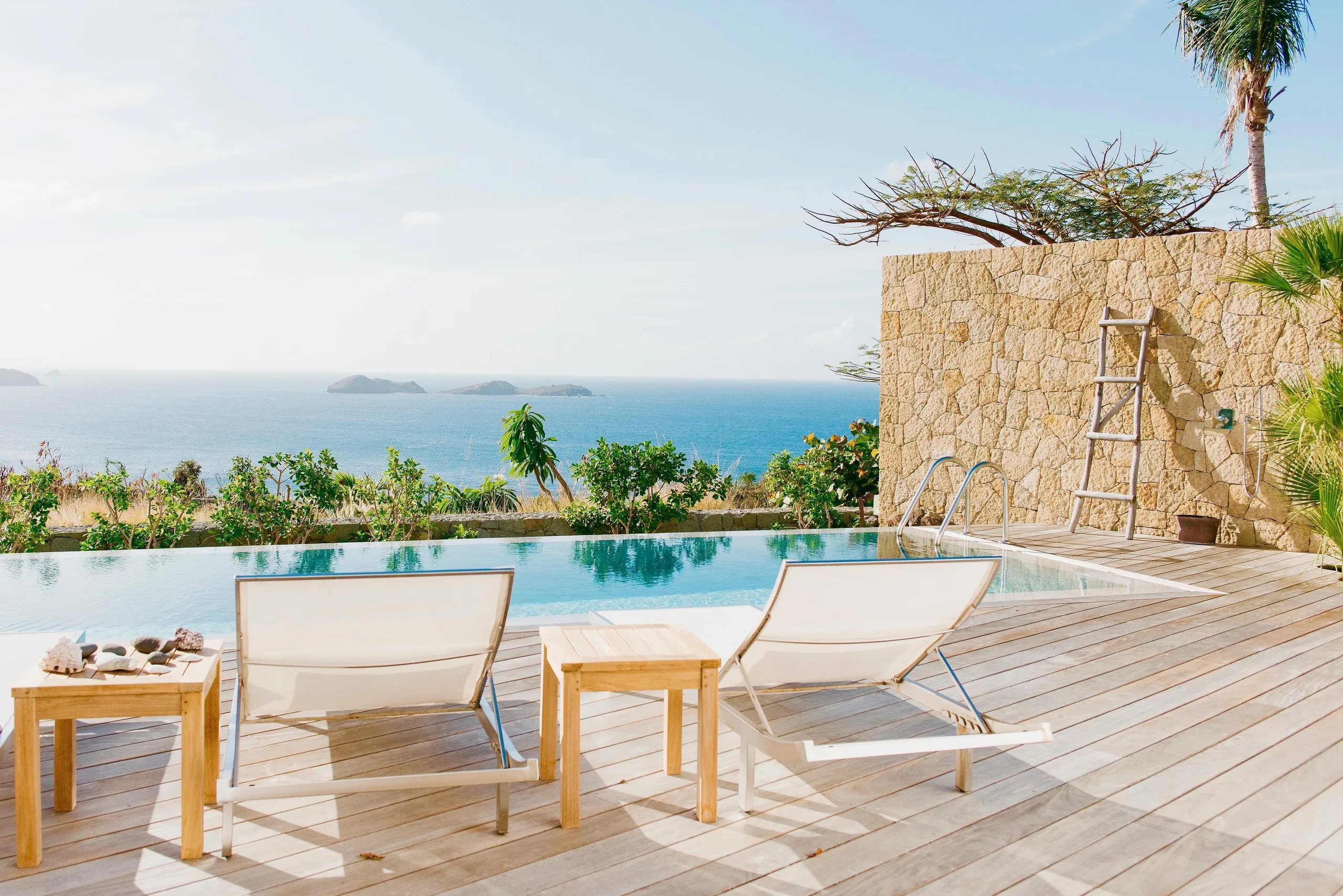 Exquisite Seaside Villa with Private Pool and Ocean Views — photograph 5