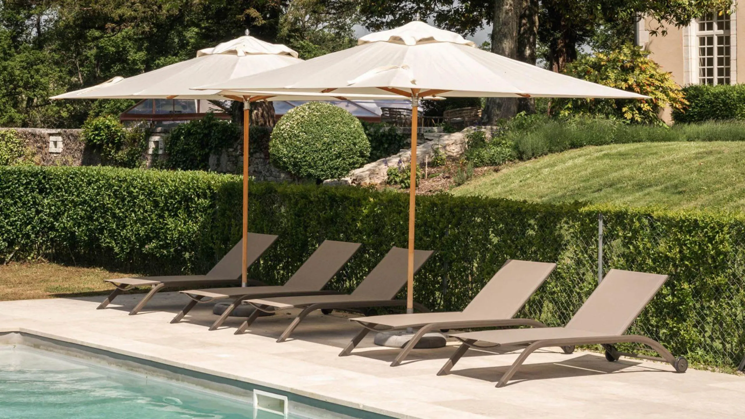 Historic Estate with Orangerie & Pool In Périgord Countryside — photograph 3