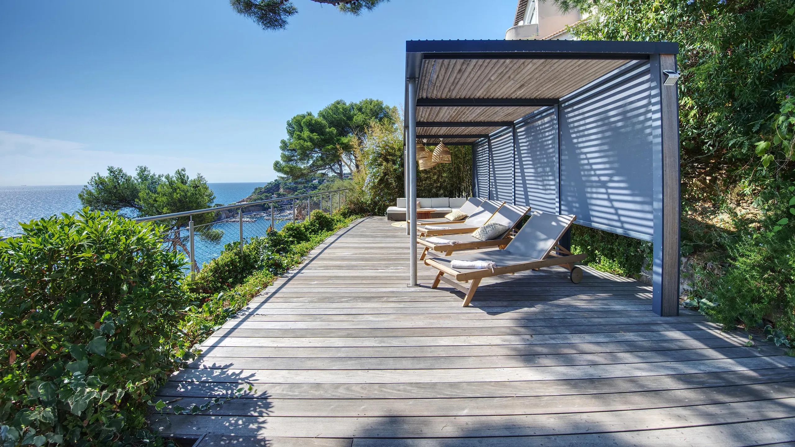 Refined Retreat with Poolside Serenity — photograph 4
