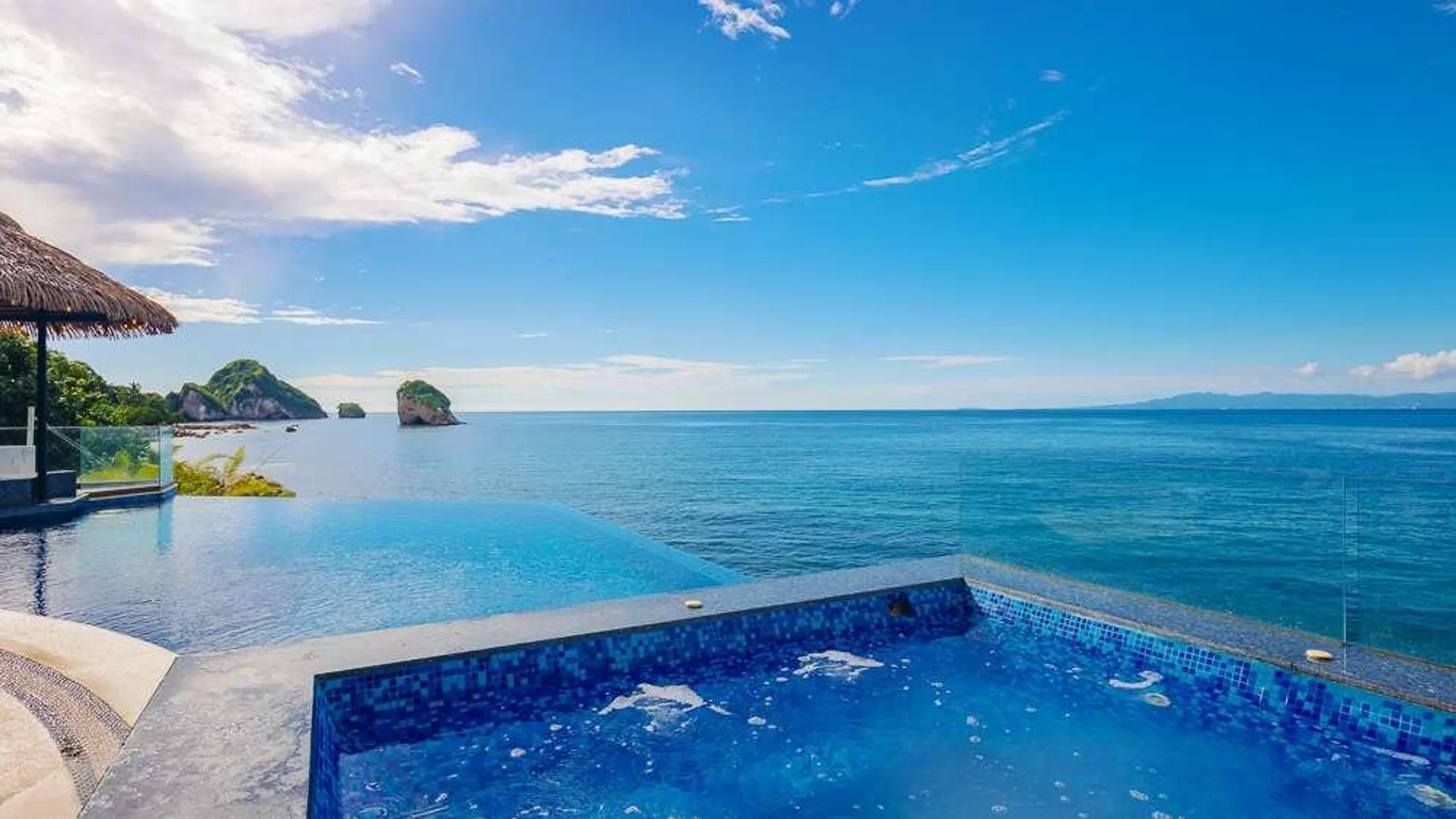 Casa Celestial Oceanfront Cliff Estate with Infinity Pool — photograph 12