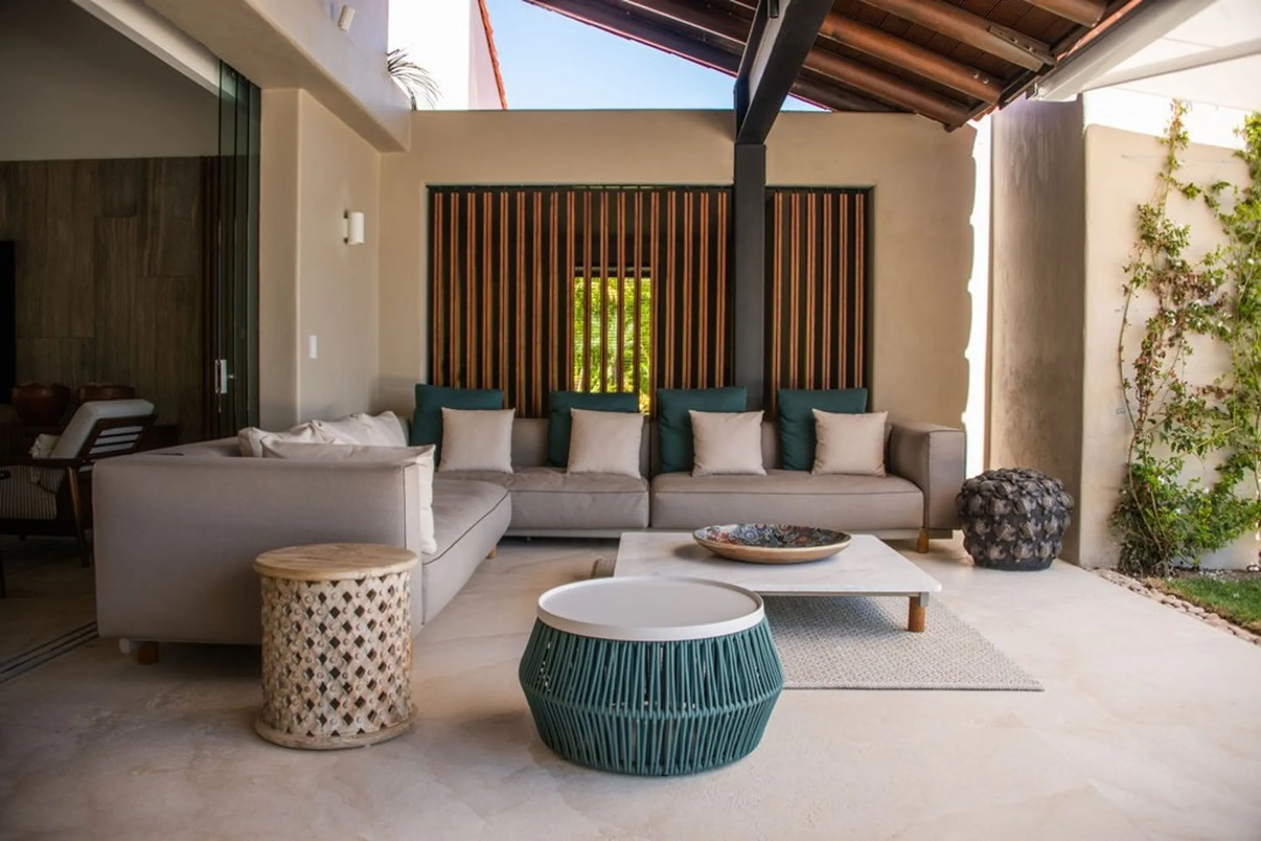 Tranquil Lagos del Mar Villa with Infinity Pool, Jacuzzi & Ocean Views — photograph 11