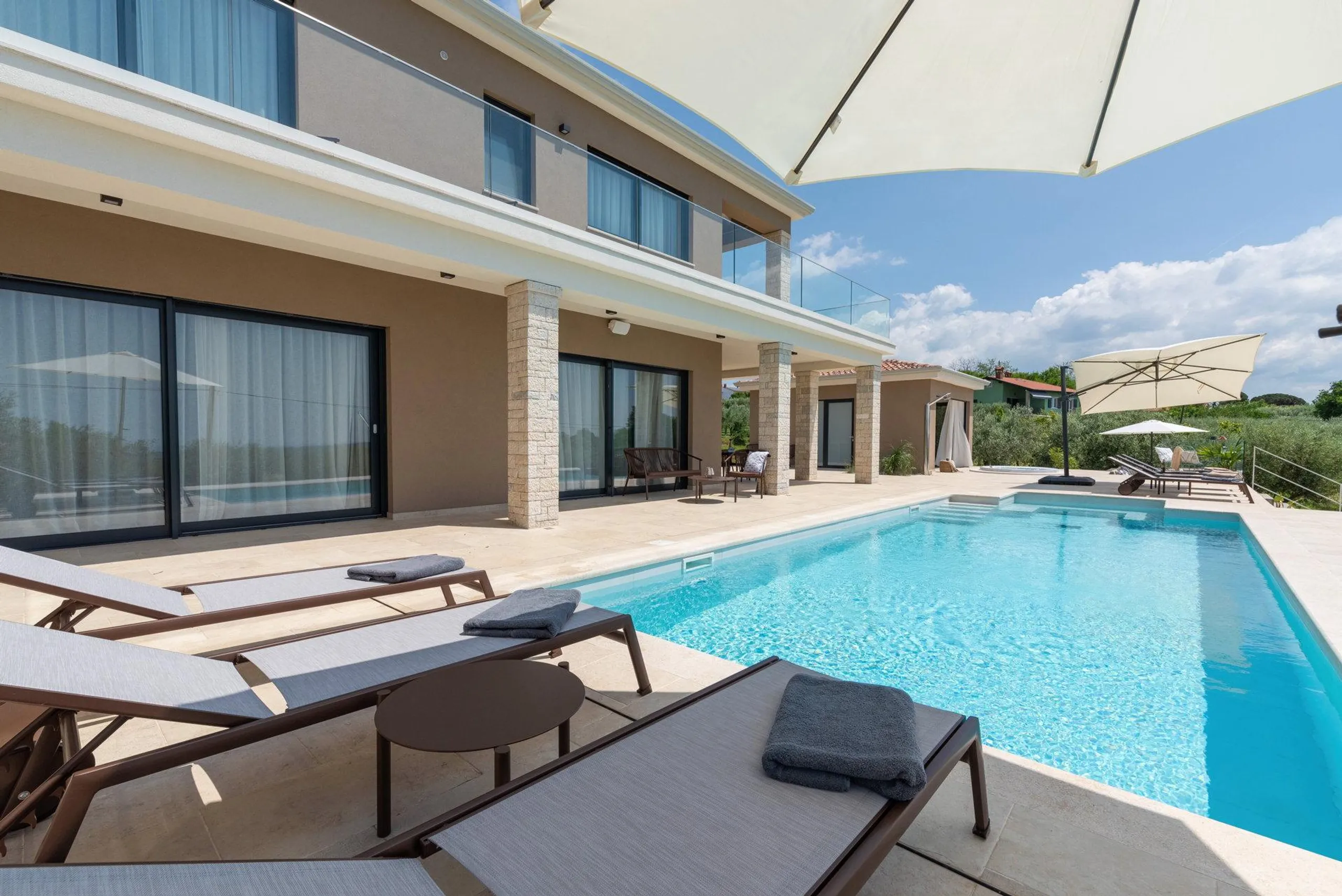 Plush and Inviting 4Bedroom Villa with Private Pool, Jacuzzi and Sauna — photograph 7