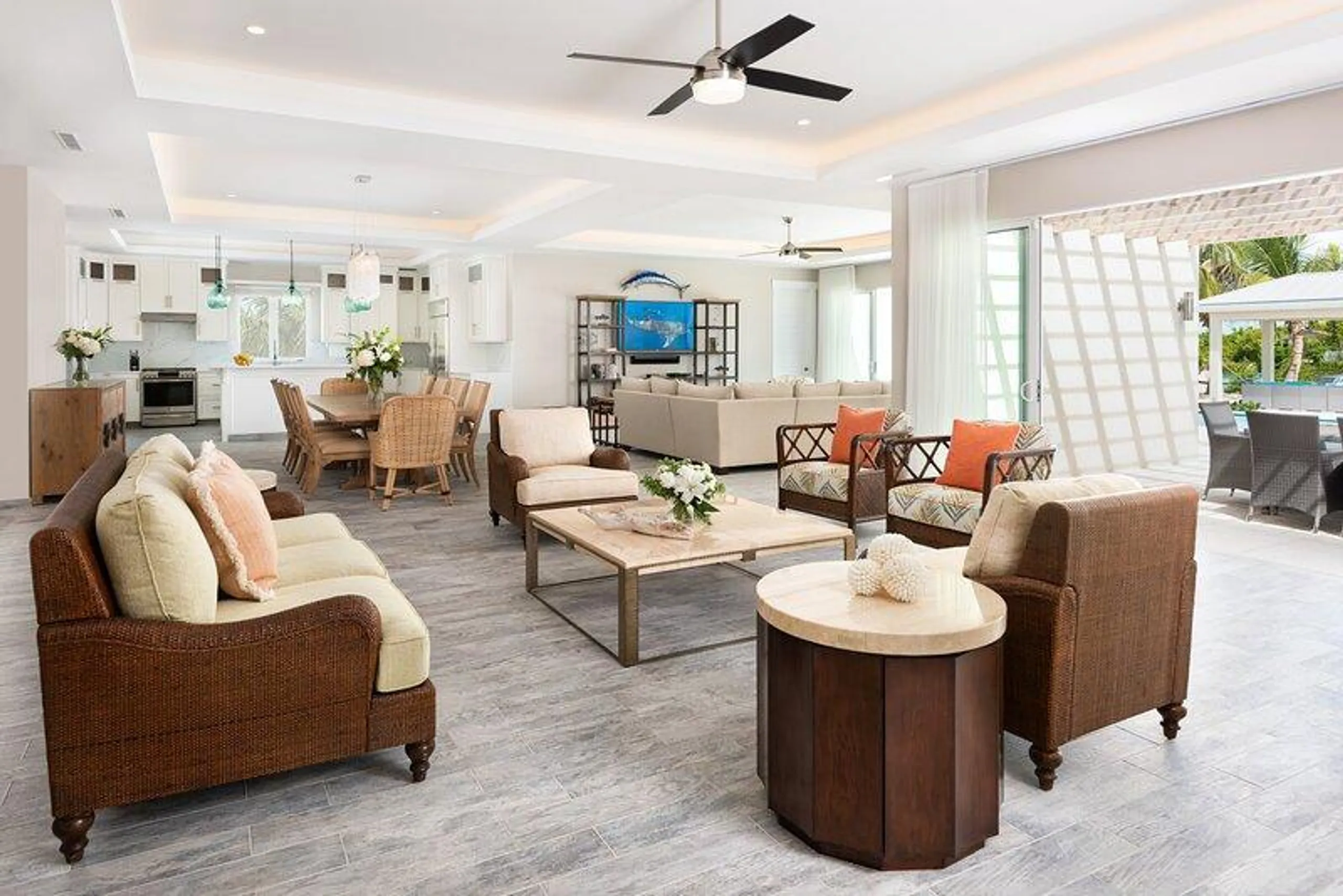 Awe-Inspiring Canal-Side Villa in Turks and Caicos with a Modern Island Flair — photograph 12