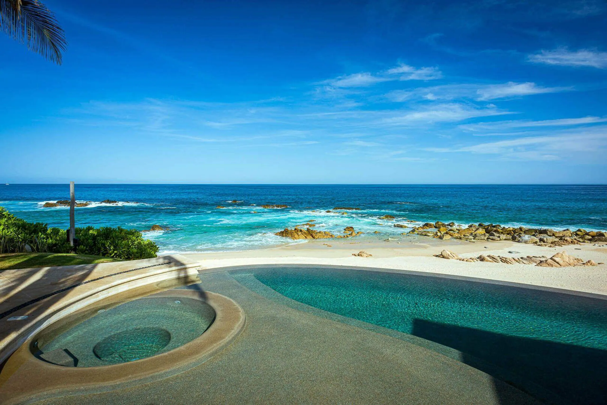 Stunningly Unique Cabo Real Vacation Villa with Infinity Pool, Hot Tub and Incredible Ocean Views — photograph 6
