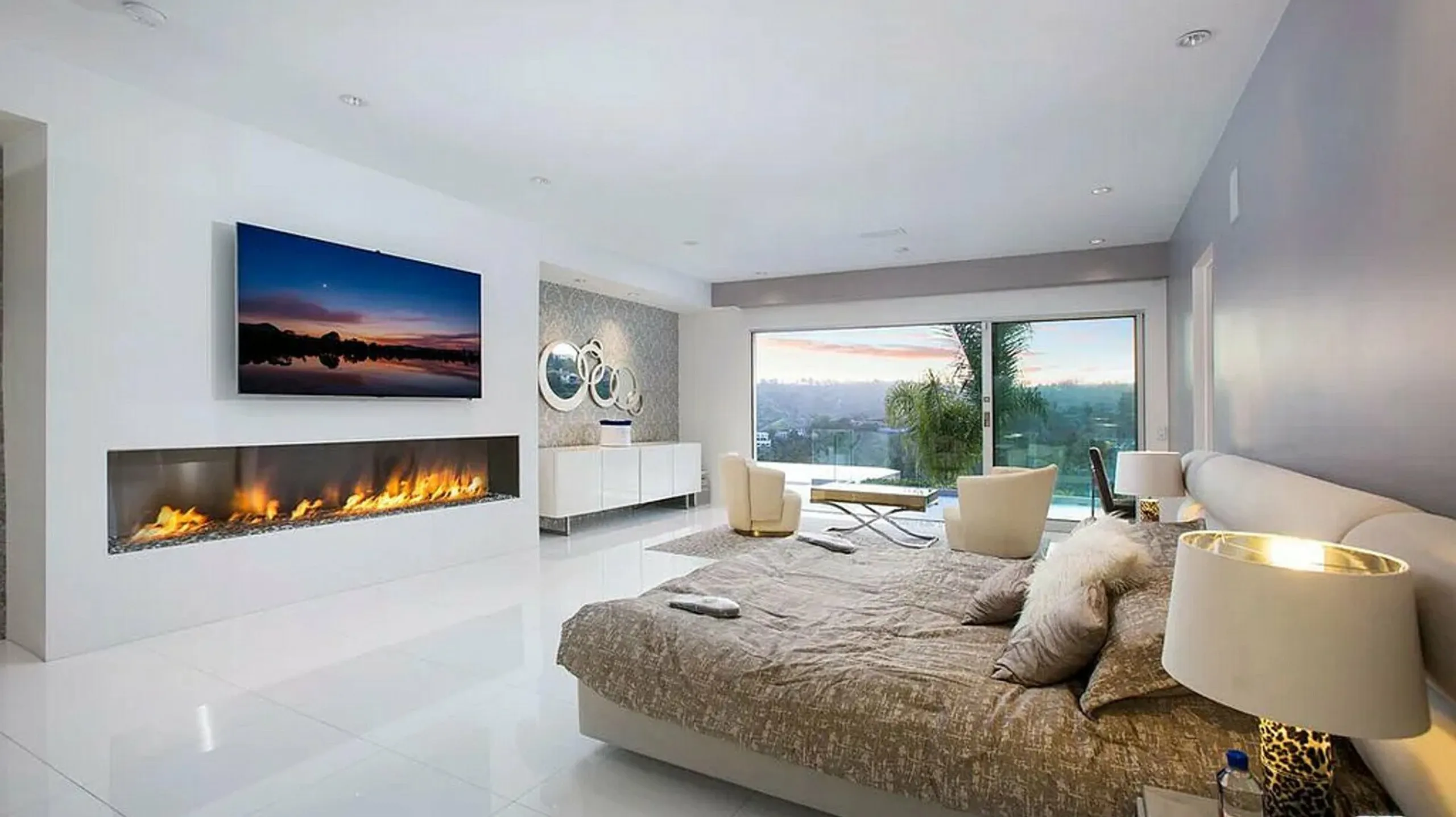 Stunning Beverly Hills Villa with Infinity Pool — photograph 9