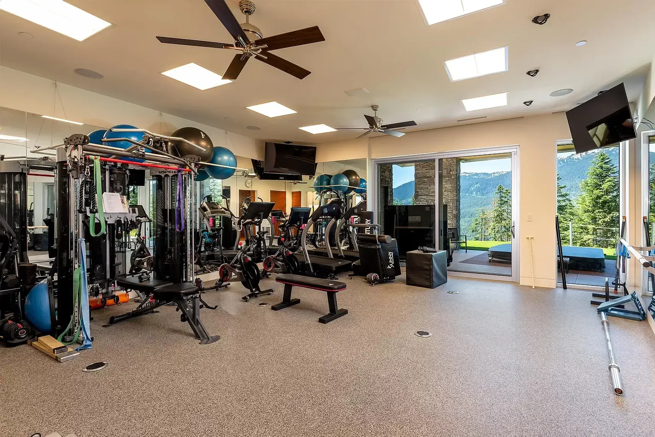 6-Bedroom Alpine Retreat with Panoramic Views, Chef's Kitchen, and Spa Haven VILLAWAY® — photograph 10
