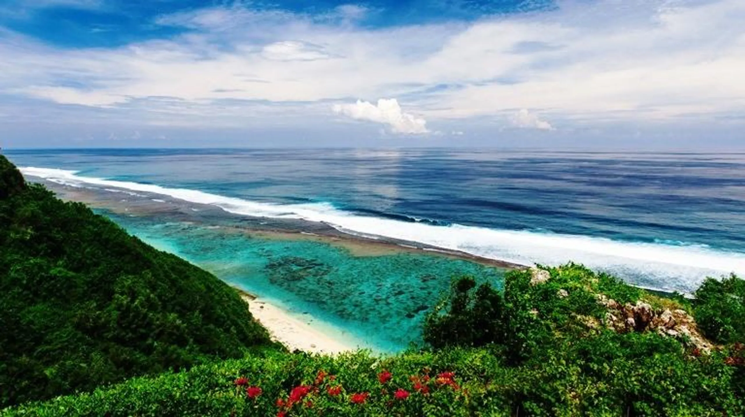Uluwatu Cliffside Luxe Ocean View Estate with Infinity Pool and Ocean Views — photograph 11