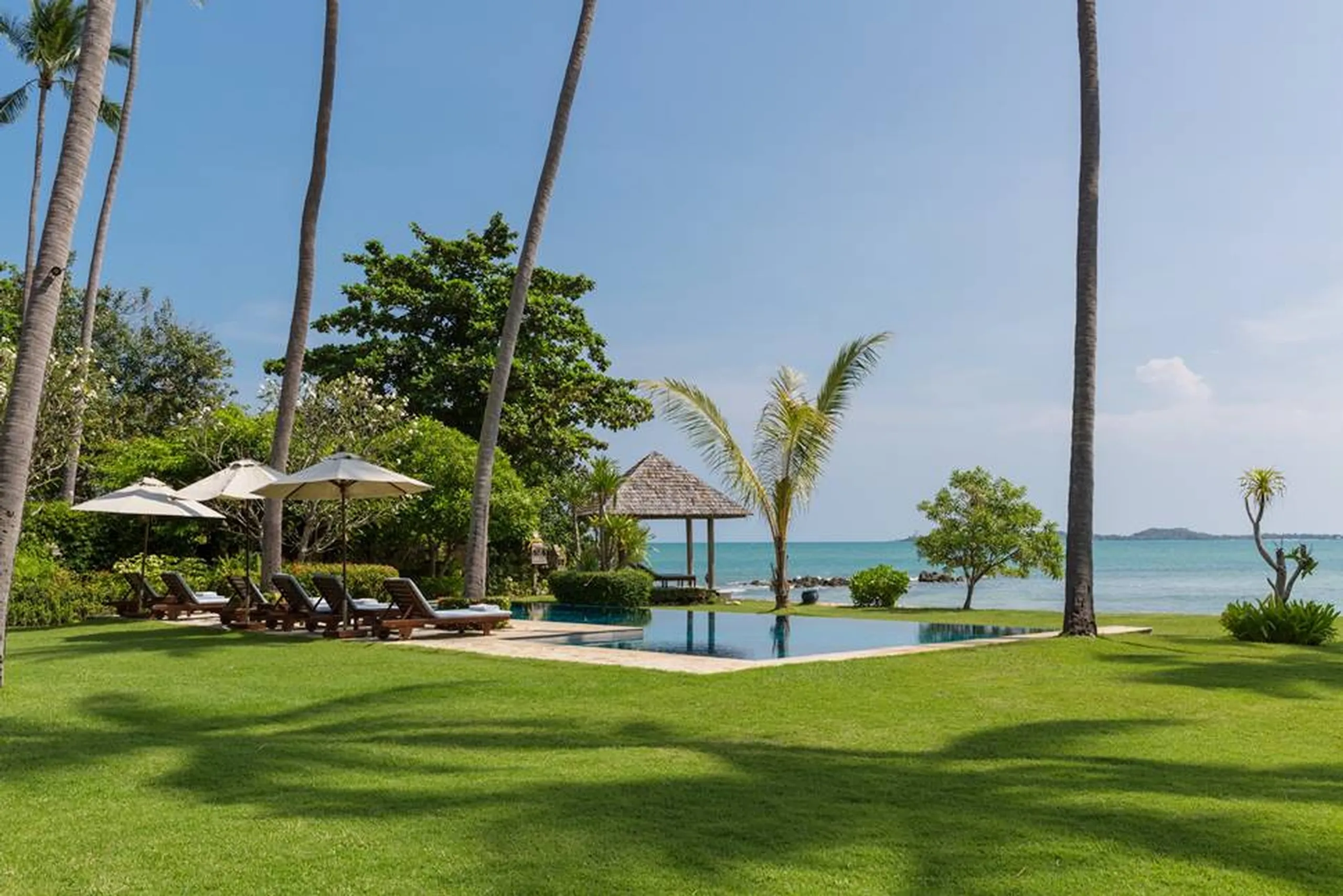 Serene Beachfront Estate with Private Pool and Teakwood Pavilions, Laem Sor