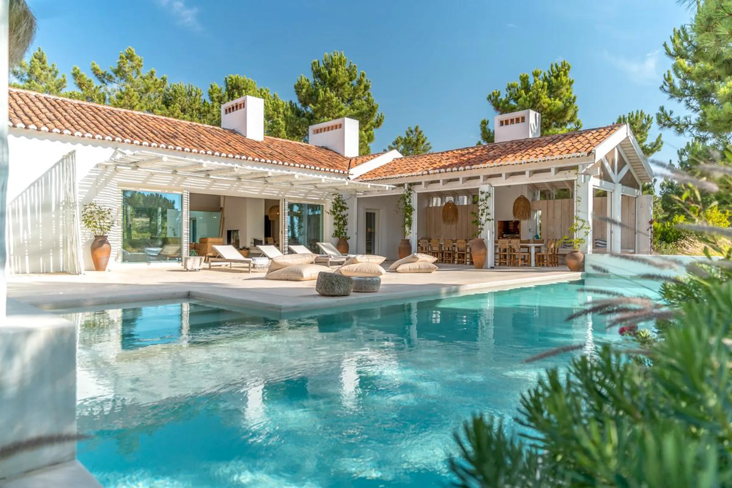 Tranquil Single-Storey Villa in Casas da Encos with Private Pool and Serene Garden — photograph 2