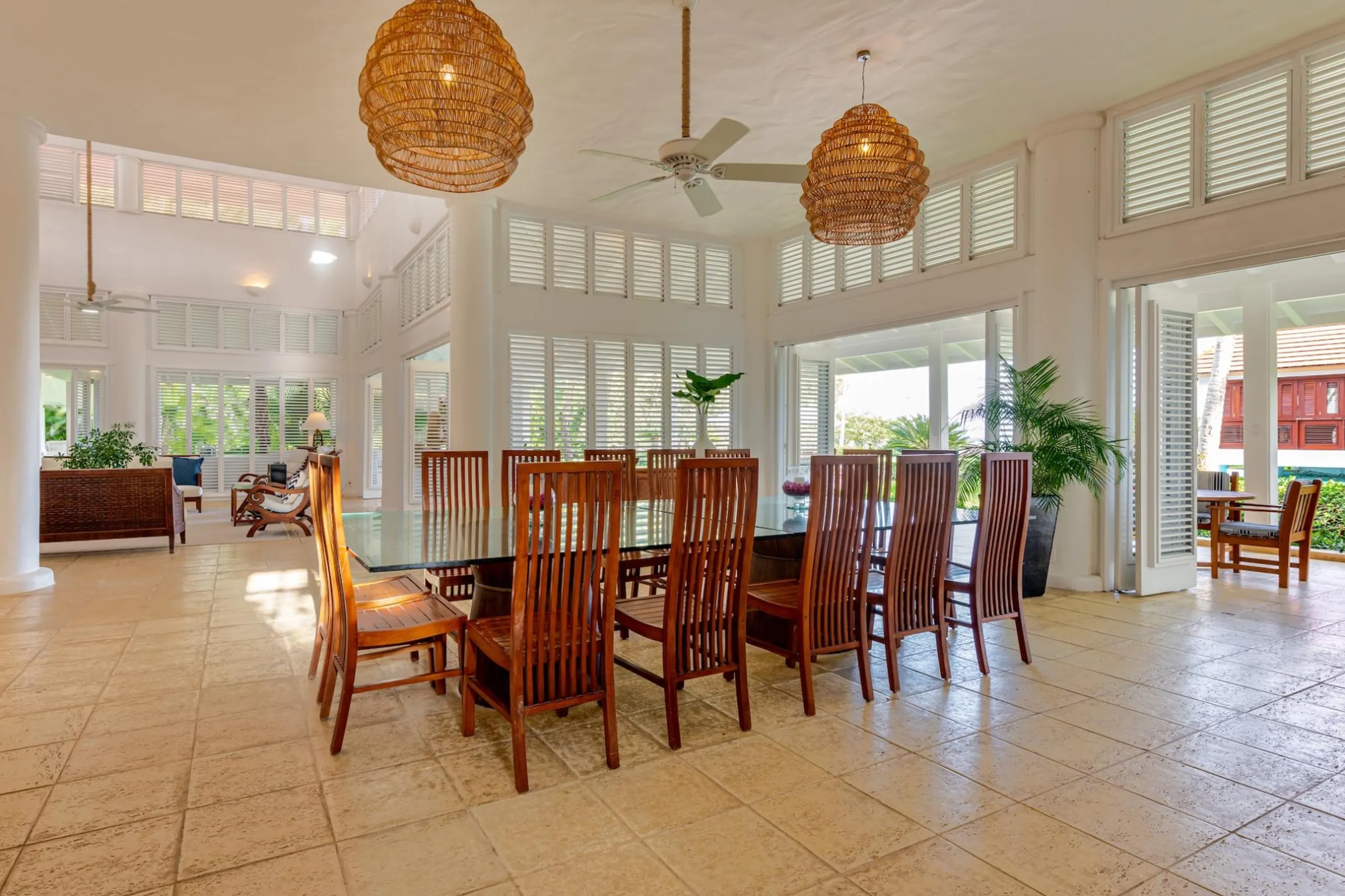 Breathtaking Beachfront Villa with Private Pool, Beach and Sea Views — photograph 8