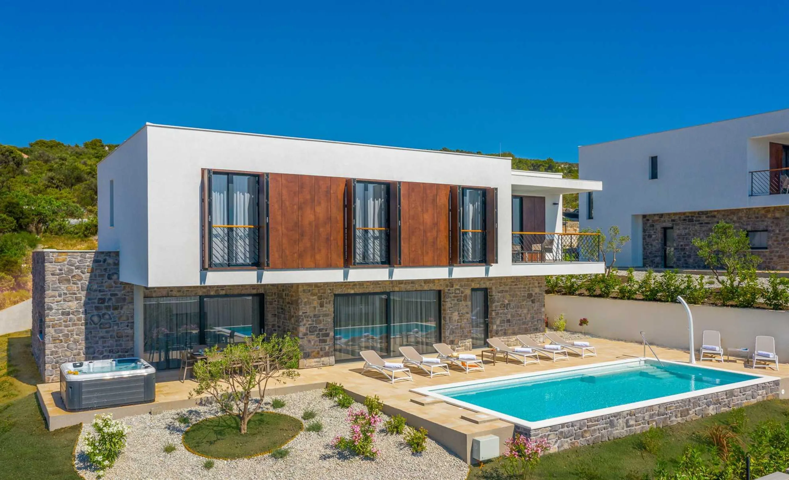Sophisticated Contemporary Villa with Pool and Jacuzzi near Primosten Beach — photograph 12